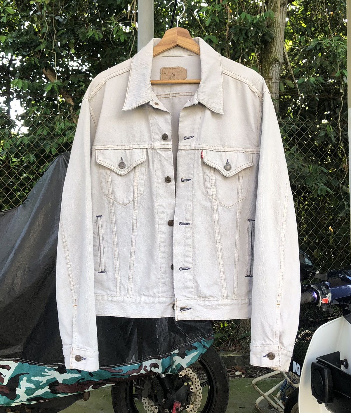 Levi's Vintage Clothing Vintage 1970s Levi's Denim Trucker Jacket Made in U. S. A 🇺🇸 Size US L / EU 52-54 / 3 - 2 Thumbnail
