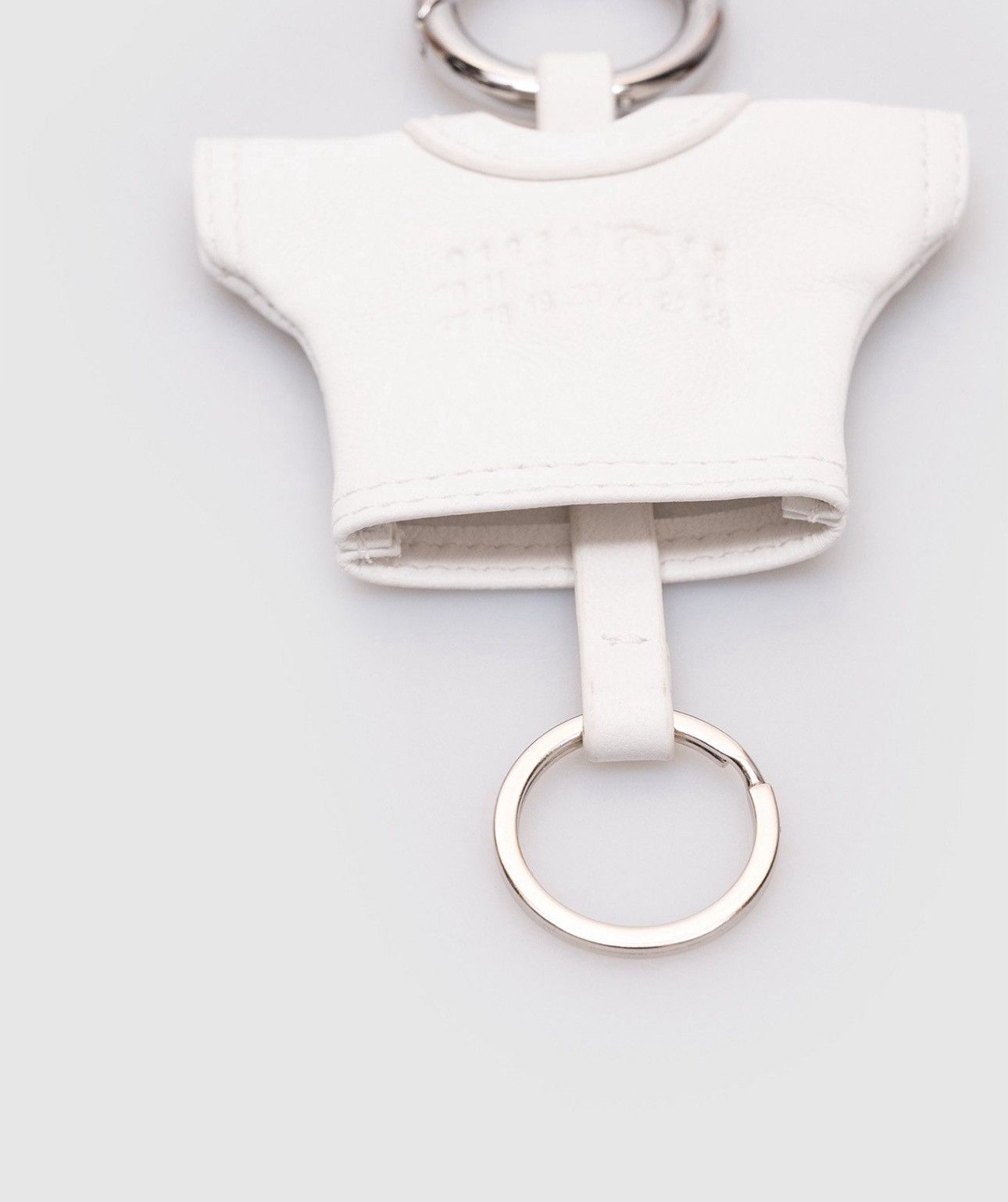 MM6 Last MM6 Maison Margiela White Leather T-Shirt Keyring Size ONE SIZE - 4 Thumbnail