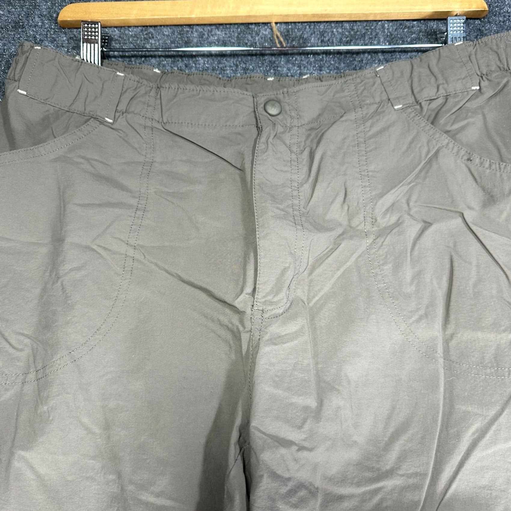 Vintage Columbia Pants Womens XL Brown Nylon Hiking Cargo Crop Zip Pocket Pants Size 40" / US 18 - 4 Thumbnail