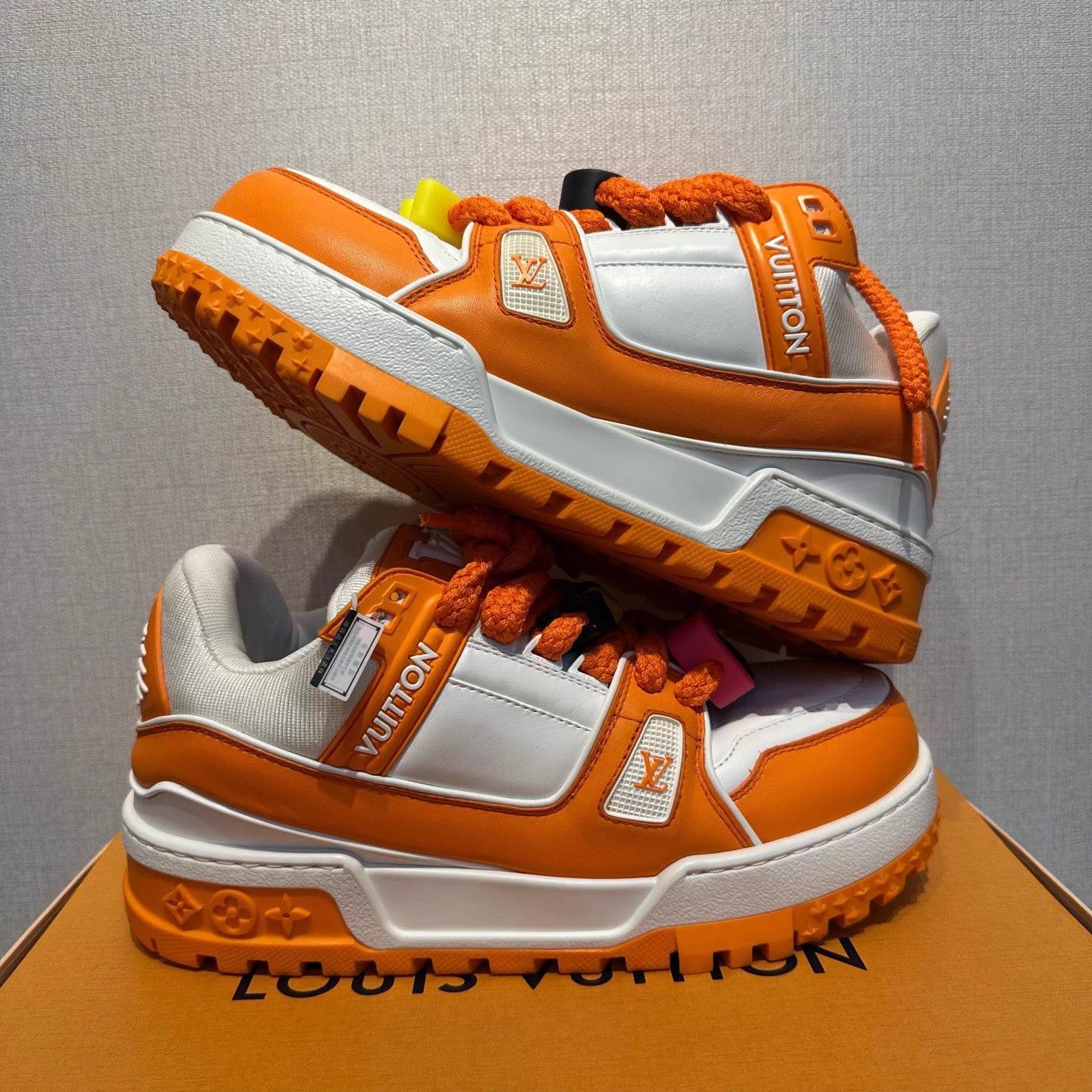 Louis Vuitton Louis Vuitton White/Orange Trainer 40.5 NIB Size US 7.5 / EU 40-41 - 6 Thumbnail