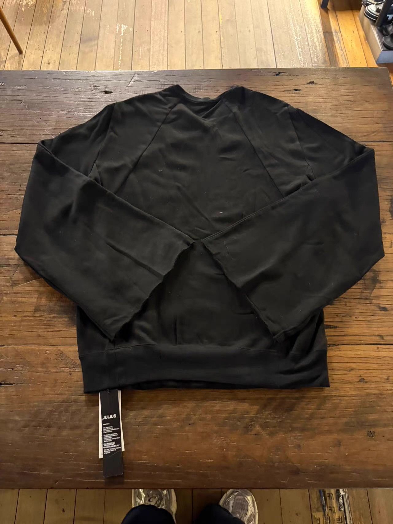 Julius JULIUS 17SS black flare‑sleeve hoodie Ｑ25 Size US S / EU 44-46 / 1 - 3 Thumbnail