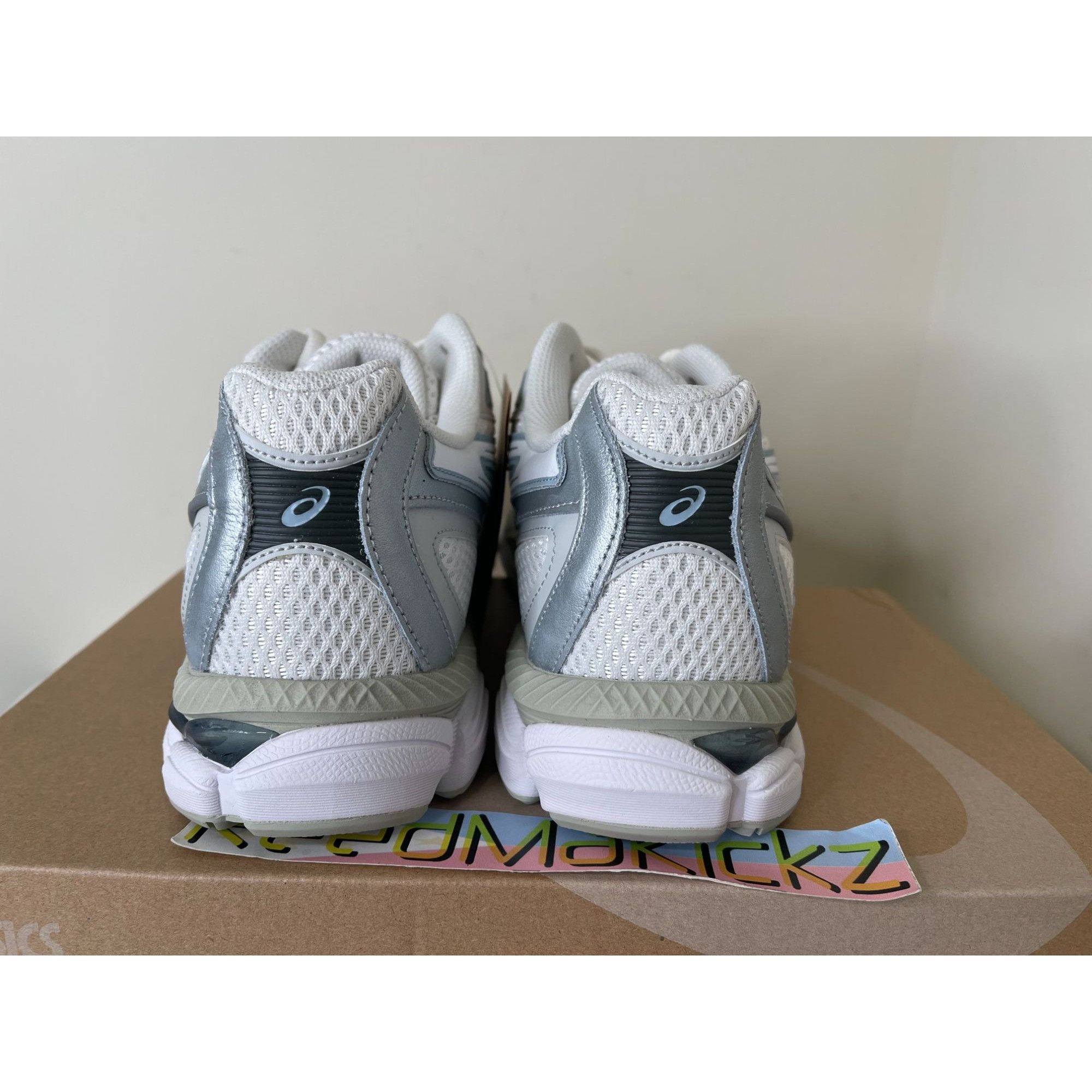 Asics Asics Gel NYC 2055 Cream Dolphin Grey Mens size 10.5us Size US 10.5 / EU 43-44 - 5 Thumbnail