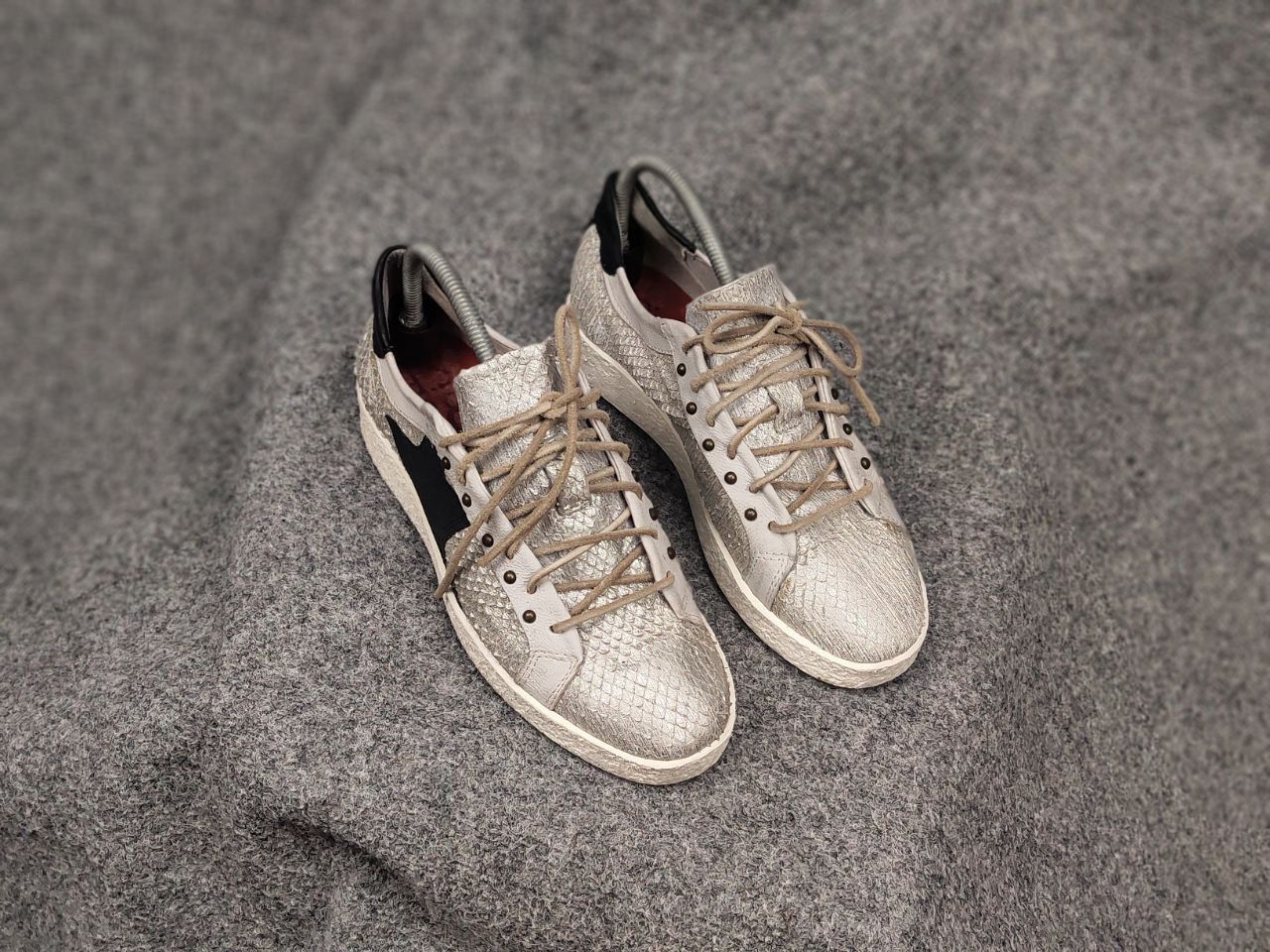 A.S.98 A.S.98 Airstep Design Silver Leather Low Top Lace Sneakers Size US 9 / IT 39 - 4 Thumbnail