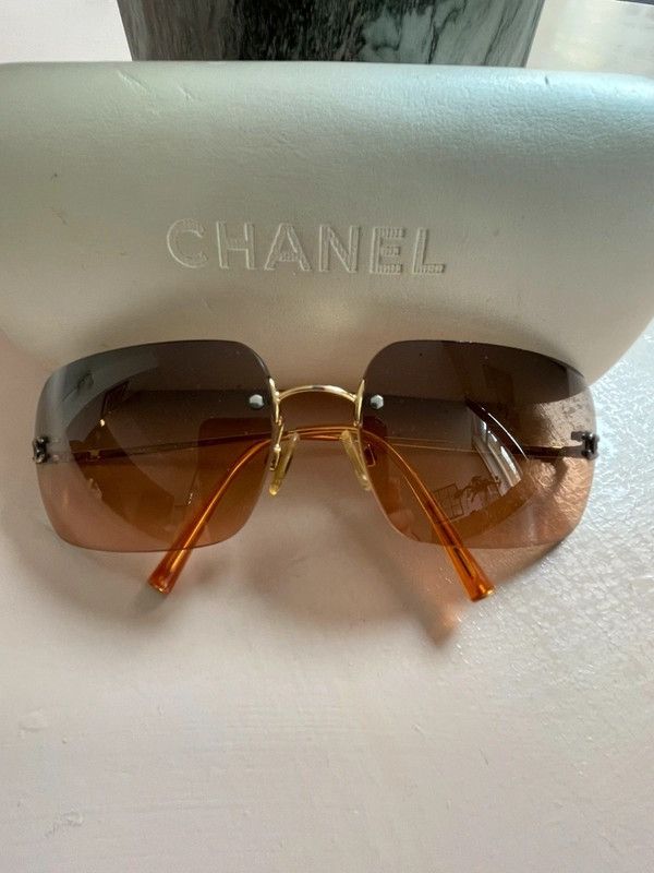 Chanel Chanel Sunglasses 4017 CC Rhinestone Logo Rimless Vintage Size ONE SIZE - 1 Thumbnail