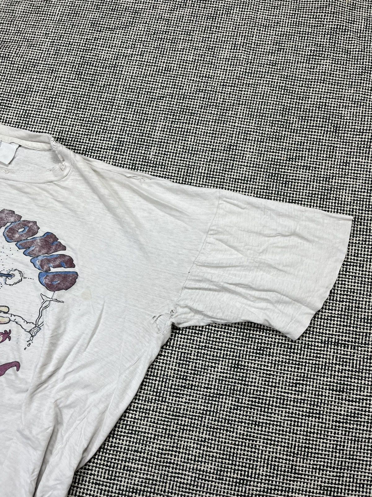 Vintage 90s trashed flintstoned weed parody t-shirt boxy baggy Size US XL / EU 56 / 4 - 4 Thumbnail