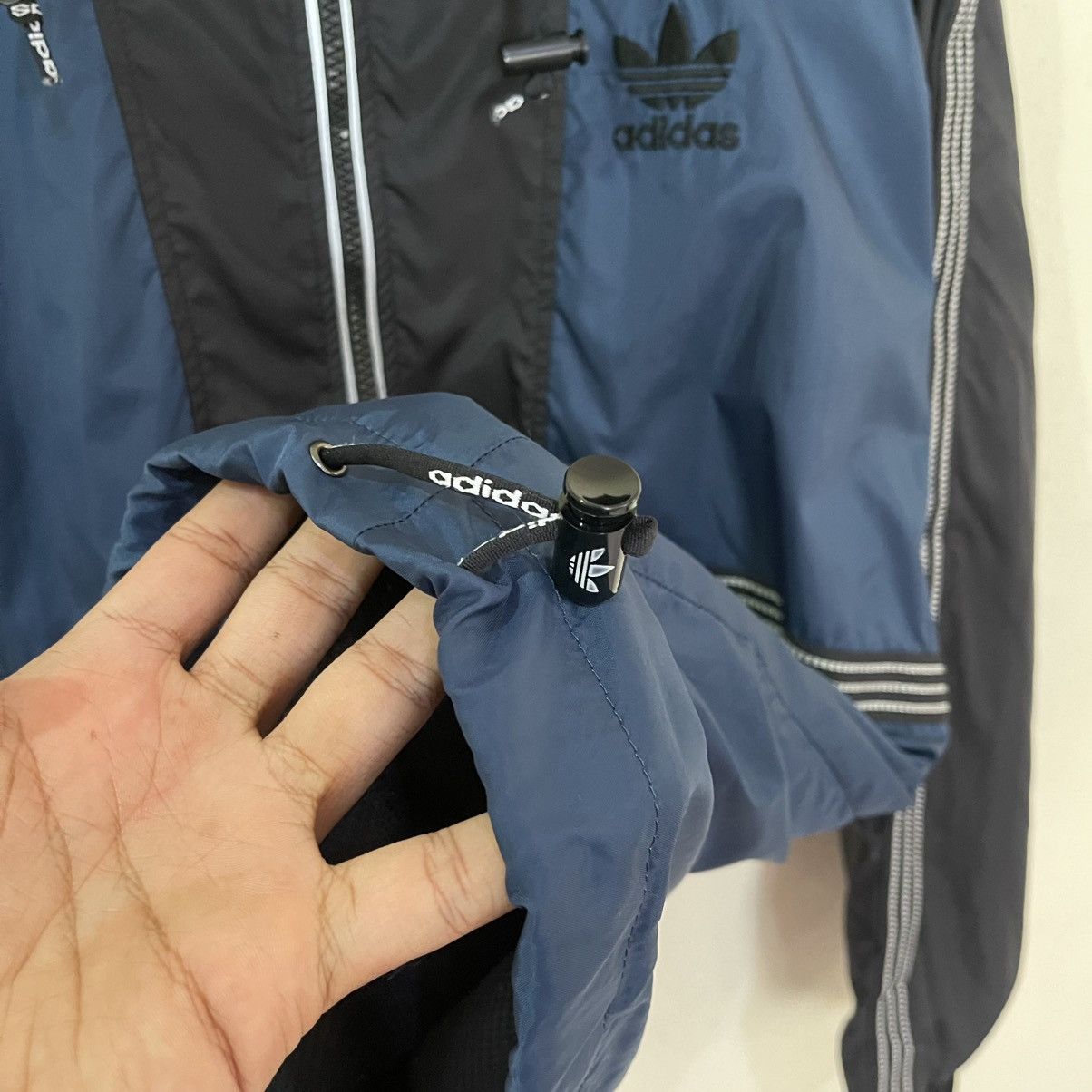 Adidas Vintage Adidas Half Zipper Hoodie Windbreaker Jacket Size US L / EU 52-54 / 3 - 5 Thumbnail