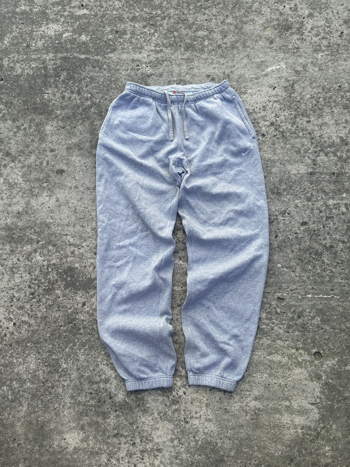 Vintage Vintage Nike Pants Rare Joggers Swoosh Streetwear Rare USA M Size US 32 / EU 48 - 1 Thumbnail