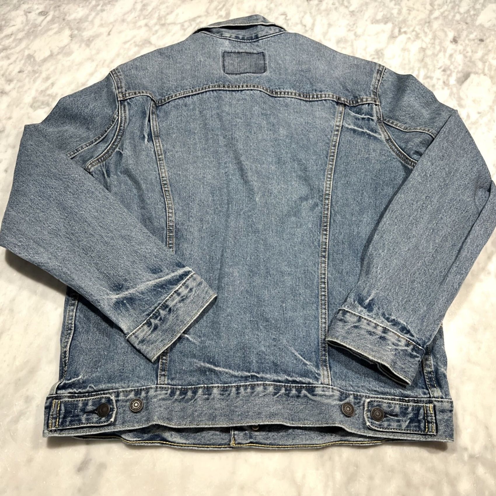 Levi's VINTAGE Levi’s Denim Jacket Men’s L Blue Regular Classic Biker Logo Pockets Short Button Closure Size US L / EU 52-54 / 3 - 4 Thumbnail
