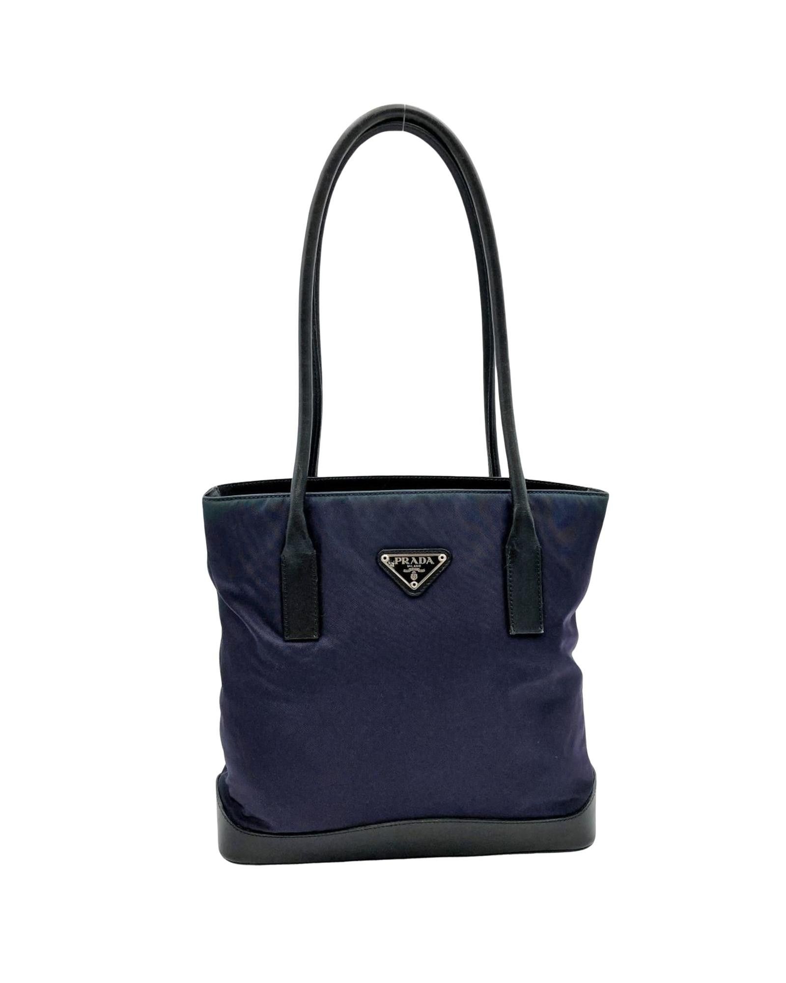image of Prada Durable And Sustainable Nylon Shoulder Bag in Purple, Women's