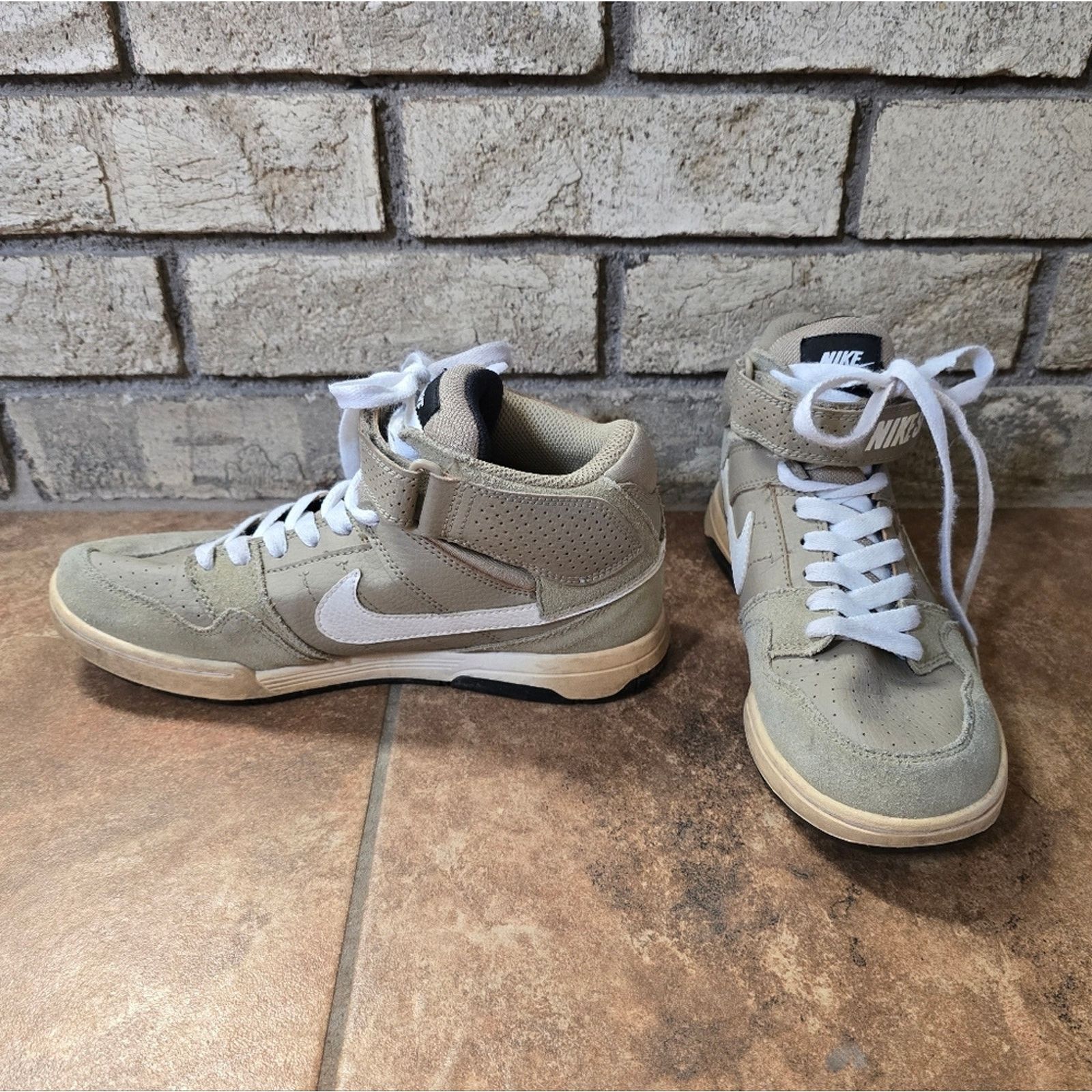 Nike Nude White | NIKE | High Top Sneaks Size US 5 / EU 37 - 3 Thumbnail