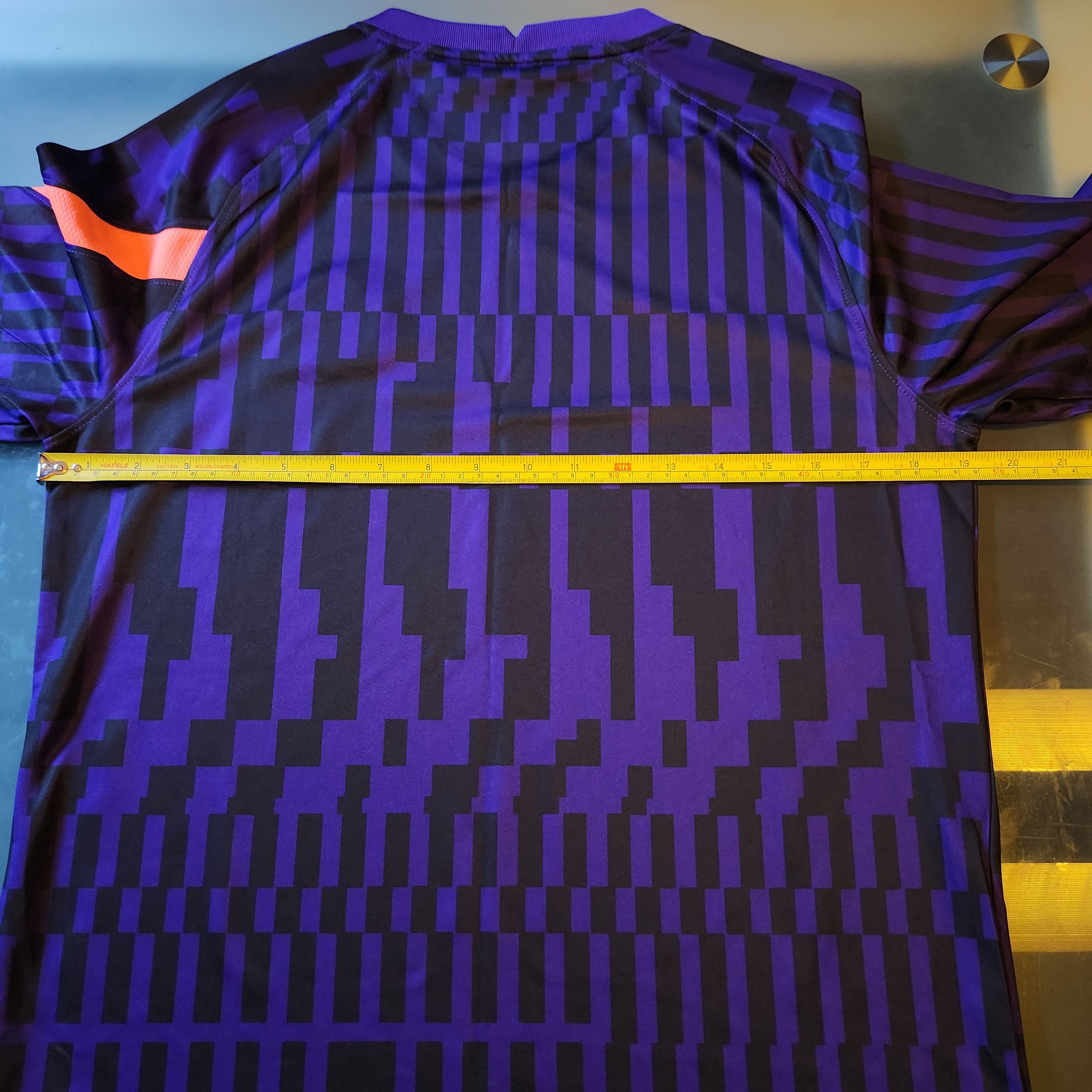 Nike Authentic Sanfrecce Hiroshima 2022-2023 Pre-match Training Size US L / EU 52-54 / 3 - 7 Thumbnail