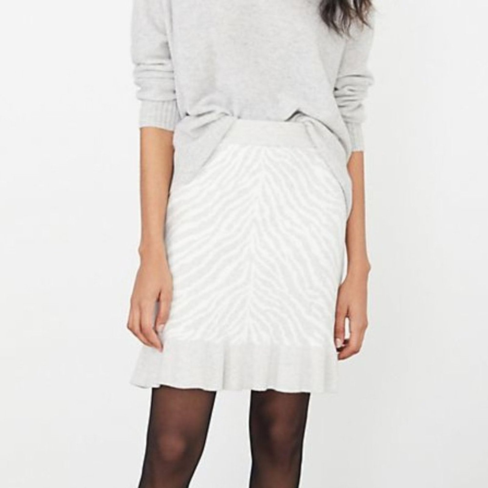 Anthropologie Anthropologie Gray Zebra Ruffled Knit Skirt Size 30" / US 8 / IT 44 - 2 Thumbnail
