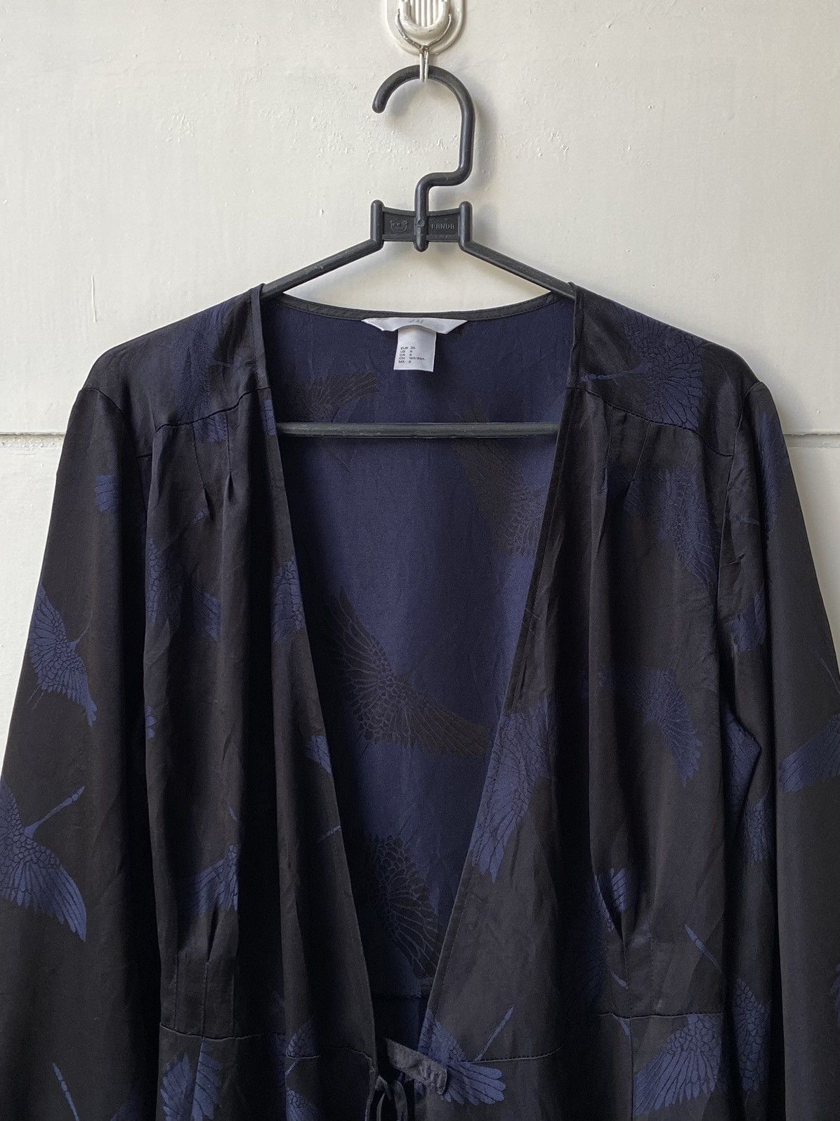 H&M H&M Black Kimono Bird Pattern Size US XS / EU 42 / 0 - 3 Thumbnail