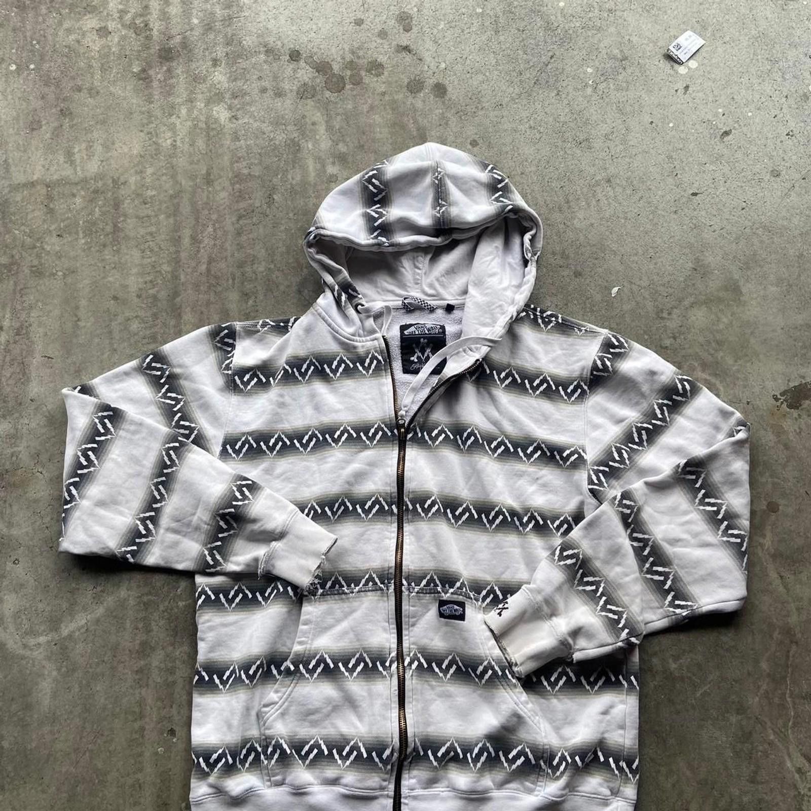 Vans Vans Black And White Striped Zip up Medium Distressed Cuffs Size US M / EU 48-50 / 2 - 1 Thumbnail
