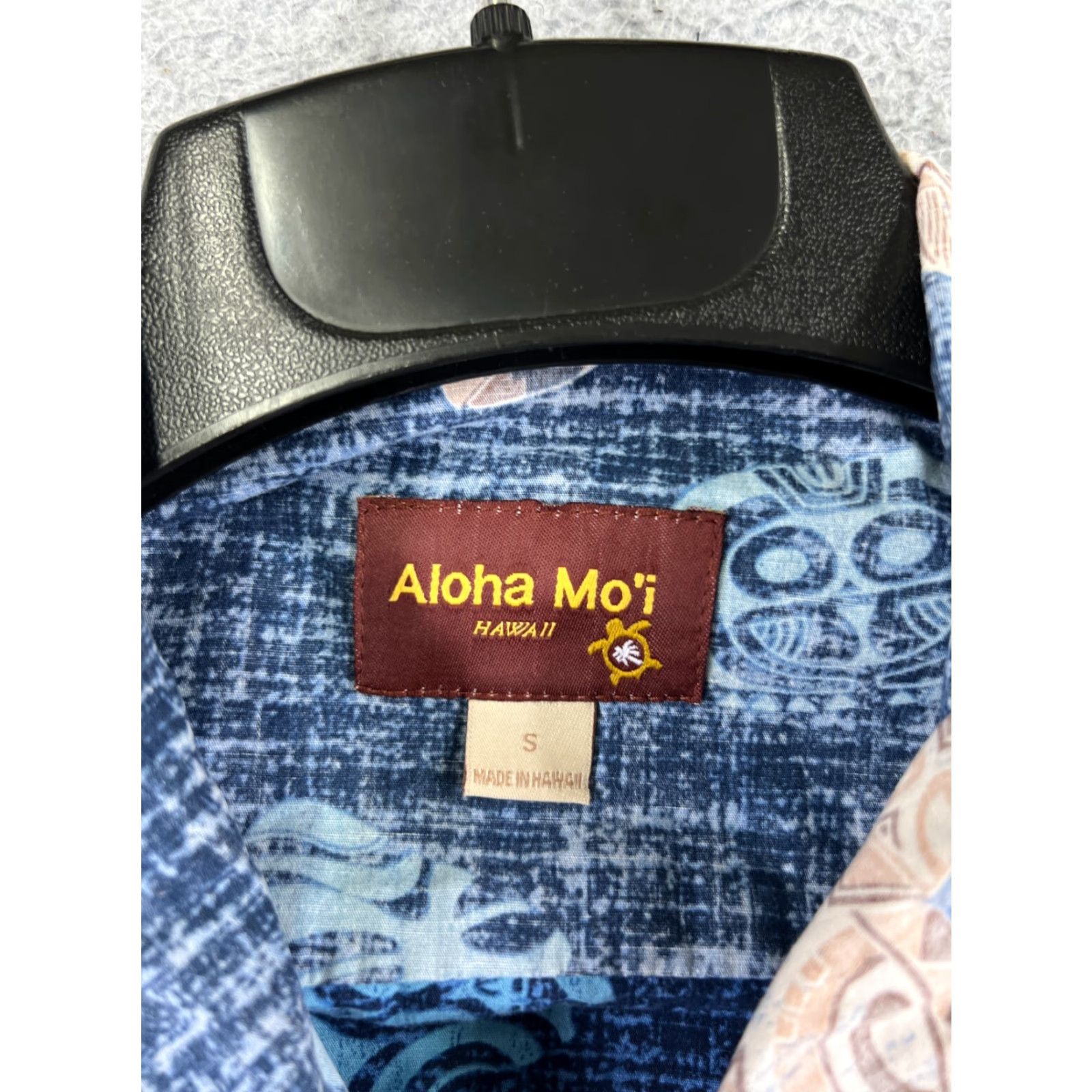 Vintage Aloha Mo'i Shirt Mens Small Blue Beige Sea Turtle Whale Tribal Print 100% Cotton Size US S / EU 44-46 / 1 - 3 Thumbnail