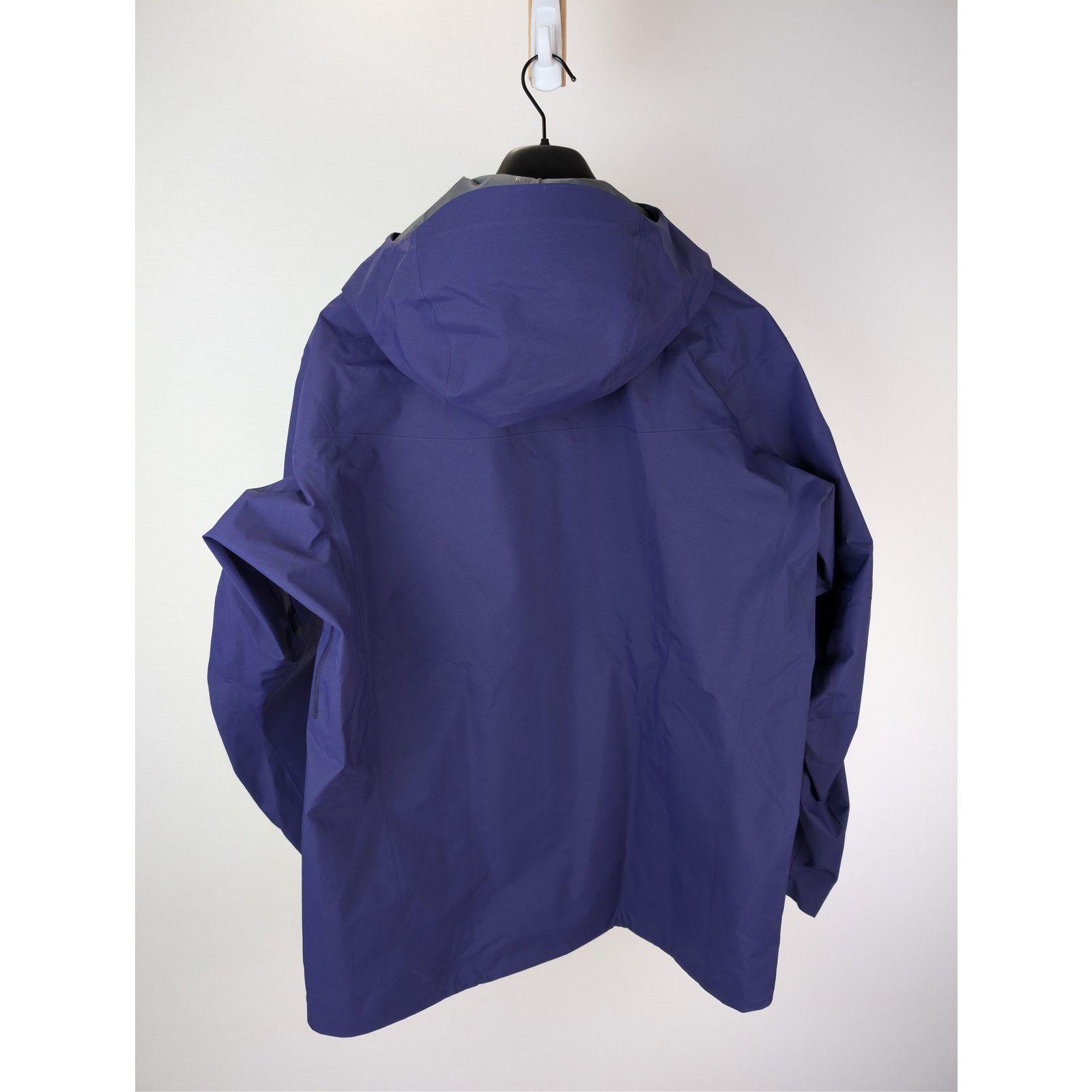 Arc'teryx o1rshd1 Alpha SV Jacket in Soulsonic / Black Size US XL / EU 56 / 4 - 18 Thumbnail