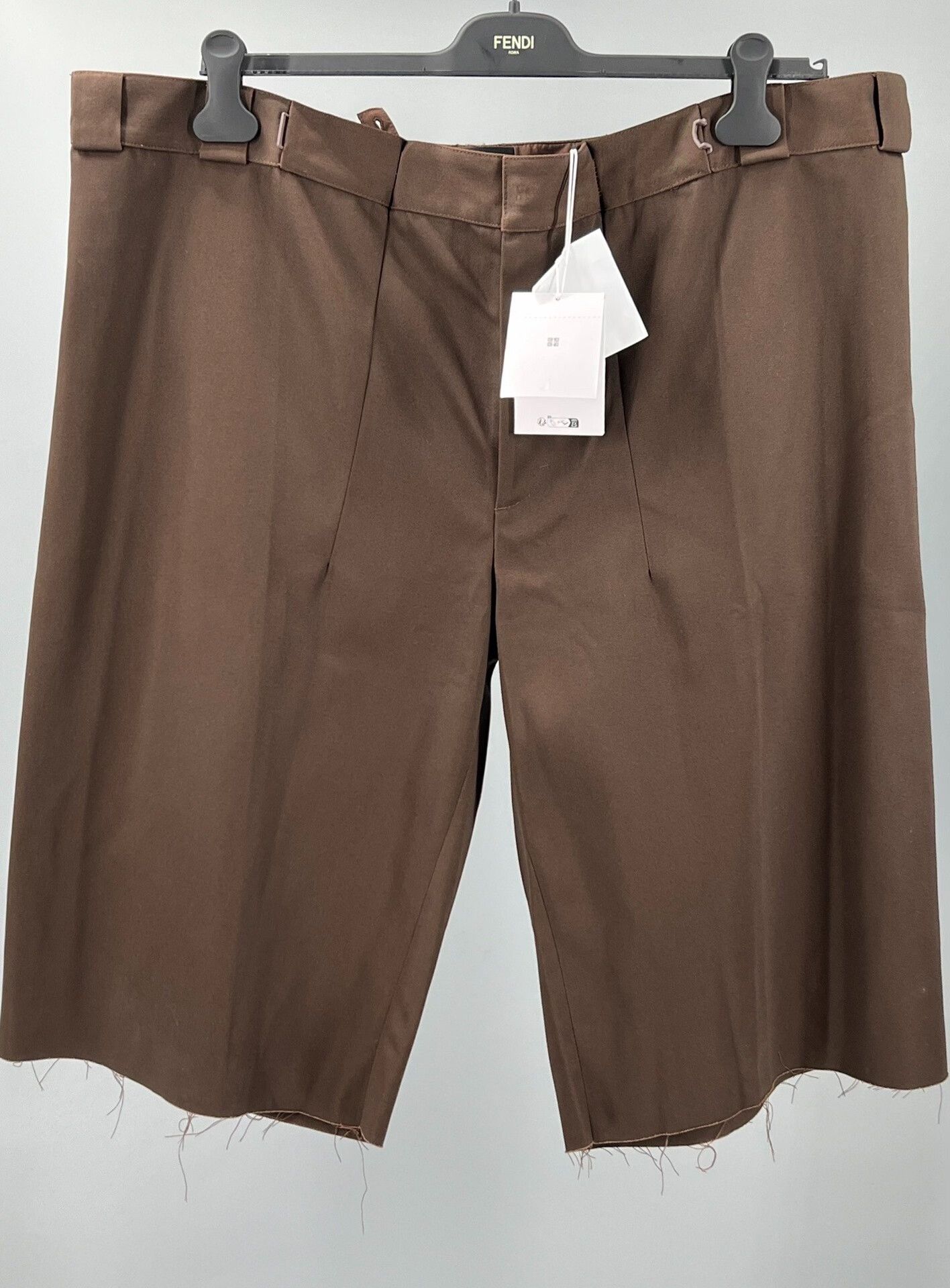 Givenchy Givenchy Men's Pleated Five-Point Pants Size US 32 / EU 48 - 3 Thumbnail