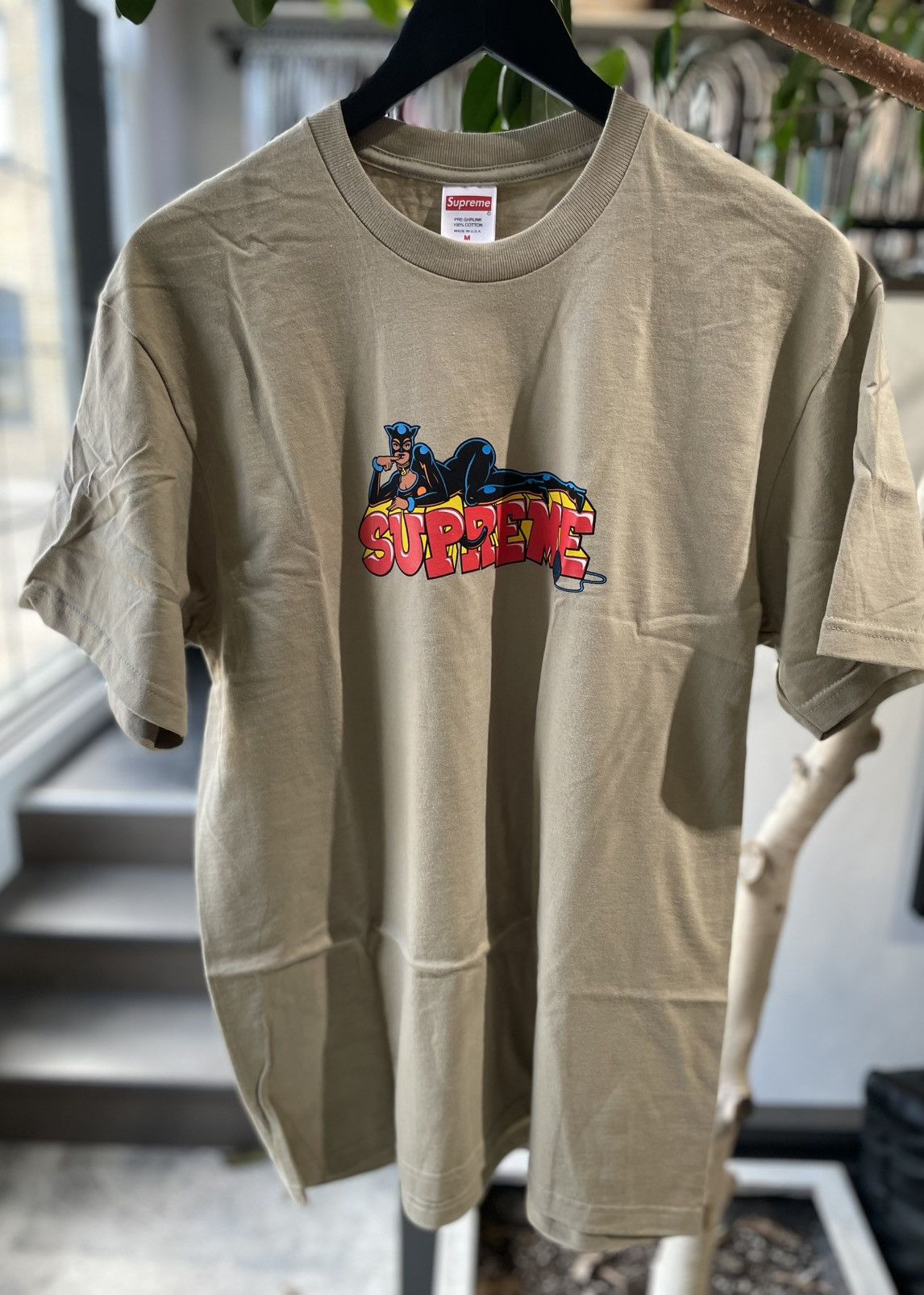 Supreme Supreme Catwoman Tee Size US M / EU 48-50 / 2 - 1 Thumbnail