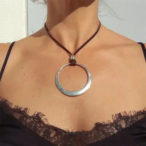 Handmade × Jewelry × Vintage Hyperbole Minimalist Hollow Circle Round Pendant Necklace Size ONE SIZE - 1 Thumbnail