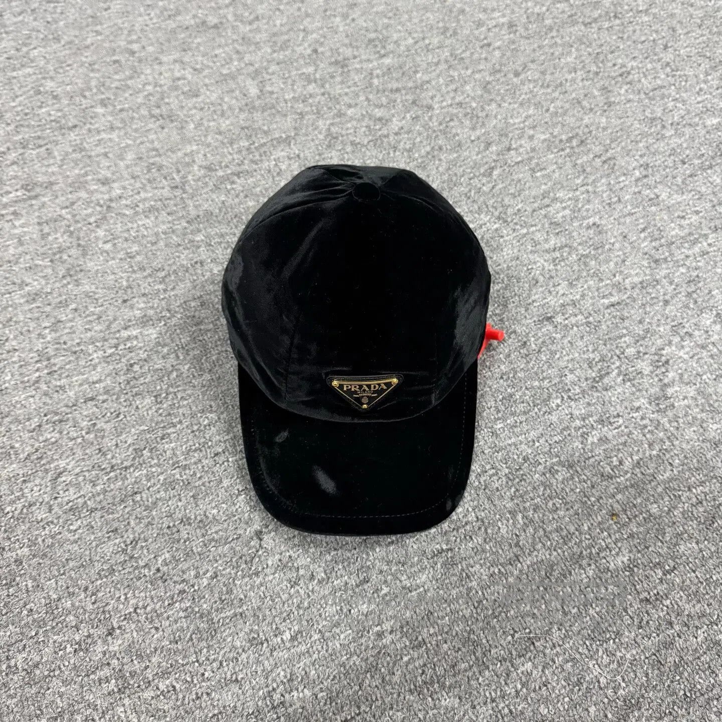 Prada Prada size M Velvet triangular baseball cap with a marker r Size ONE SIZE - 2 Thumbnail