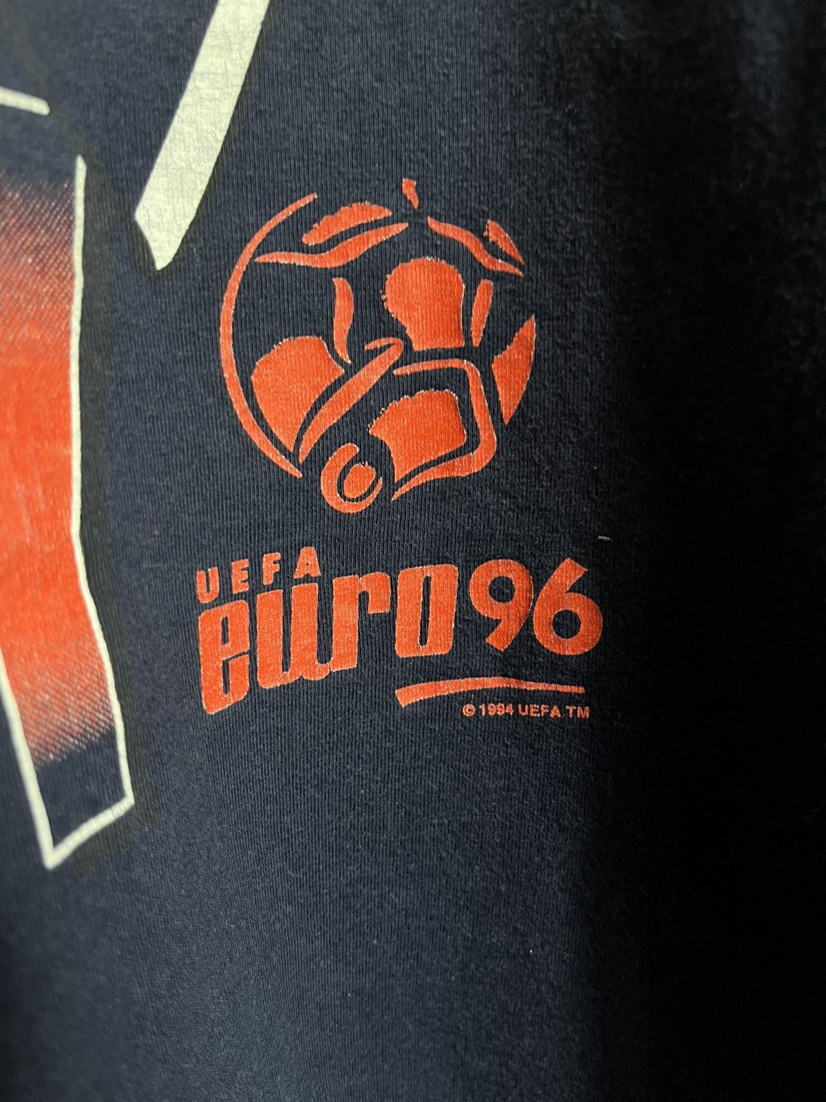 Nutmeg Looney Tunes Taz Nutmeg Crazy Shirt 1994 Euro 1996 Soccer Size US XL / EU 56 / 4 - 6 Thumbnail