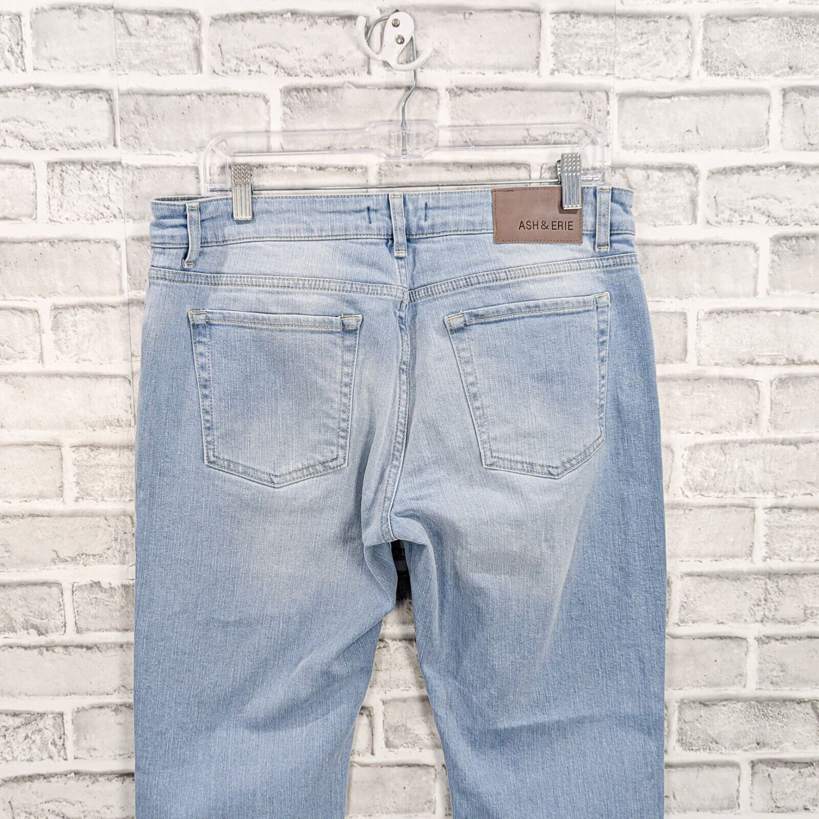 Designer ASH & ERIE Men's Midtown Denim Jeans in Light Wash blue Size US 33 - 5 Thumbnail