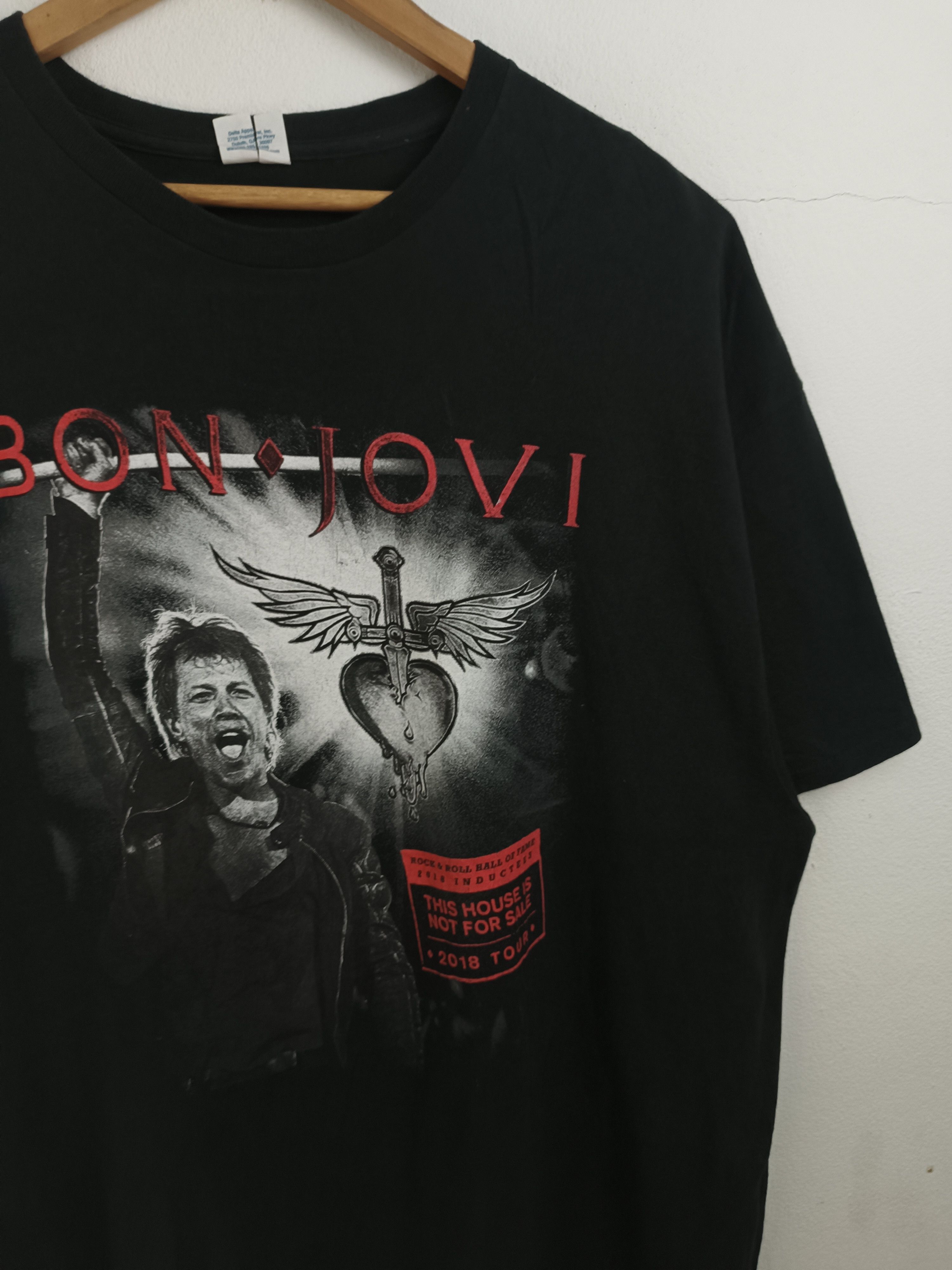 Band Tees VINTAGE 2018 BON JOVI TOUR HALL OF FAME kiss acdc gnr Size US XXL / EU 58 / 5 - 6 Thumbnail