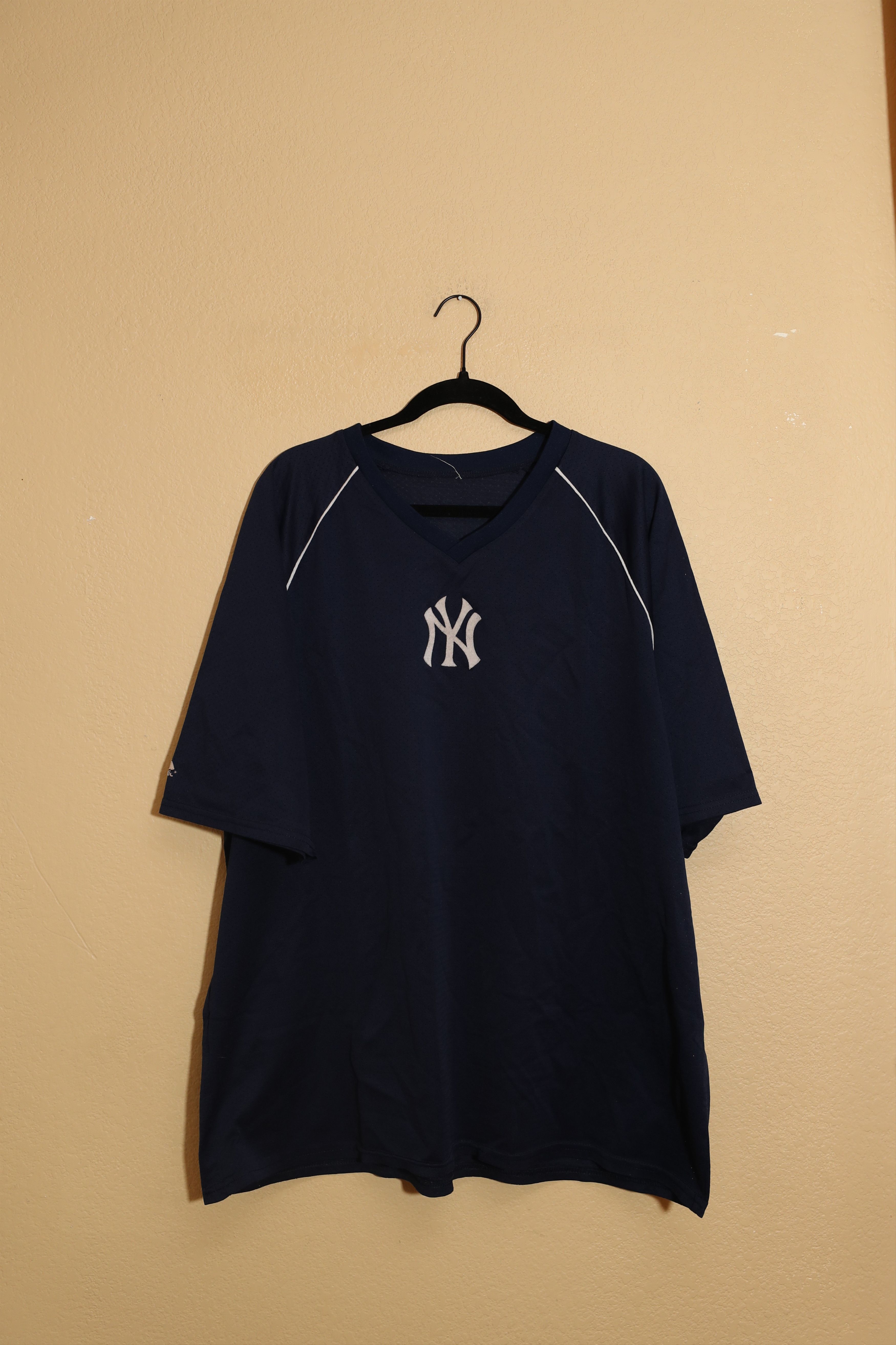 Majestic Vintage 1990s New York Yankees Majestic Mesh Shirt (XL) Size US XL / EU 56 / 4 - 1 Thumbnail