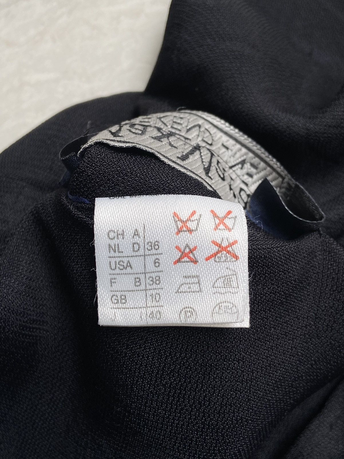 Max Mara MAX MARA Black Crop Shirt Size XXL / US 16-18 / IT 52-54 - 6 Thumbnail