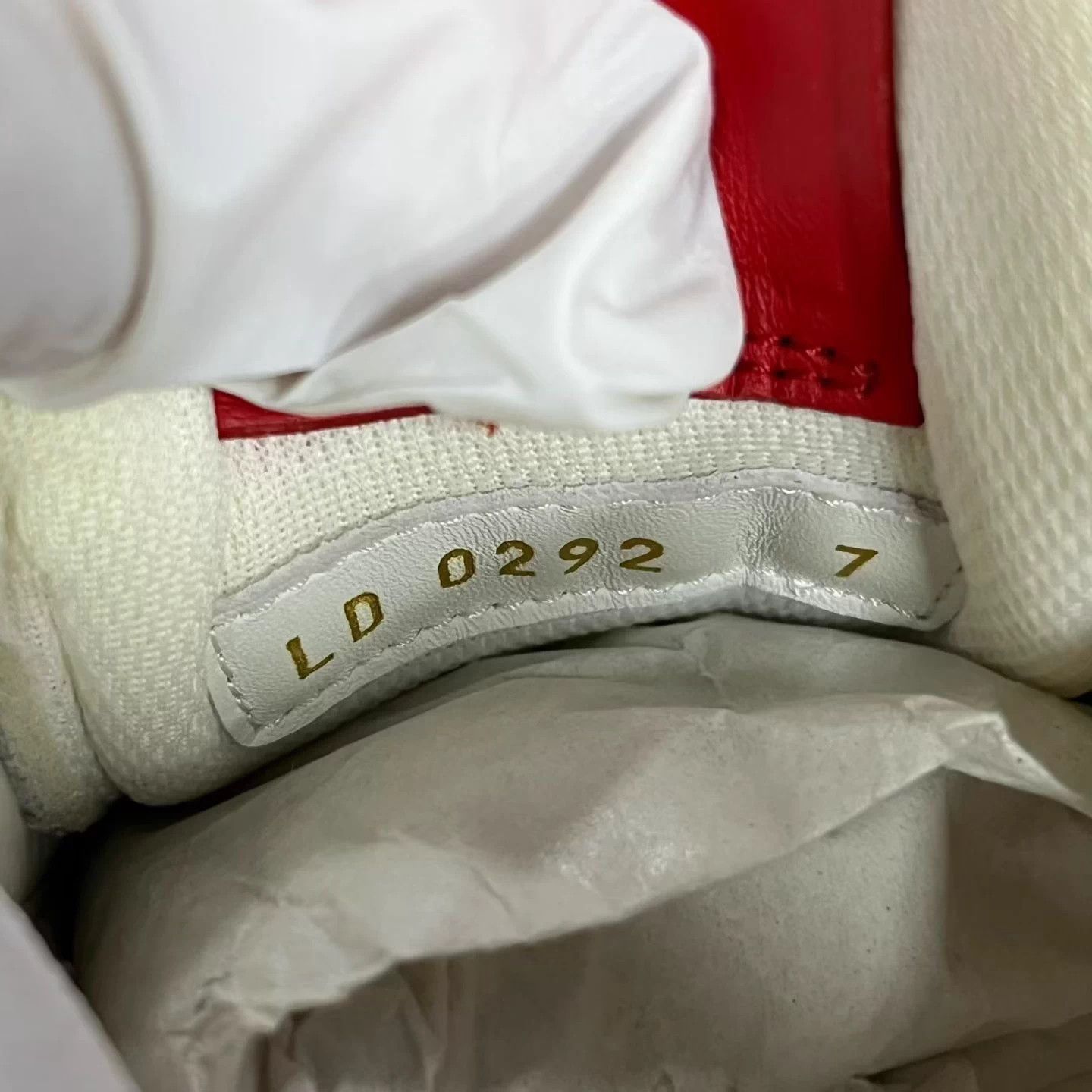 Louis Vuitton Louis Vuitton White Red Trainer Leather Logo Low Top Size US 7 / EU 40 - 5 Thumbnail