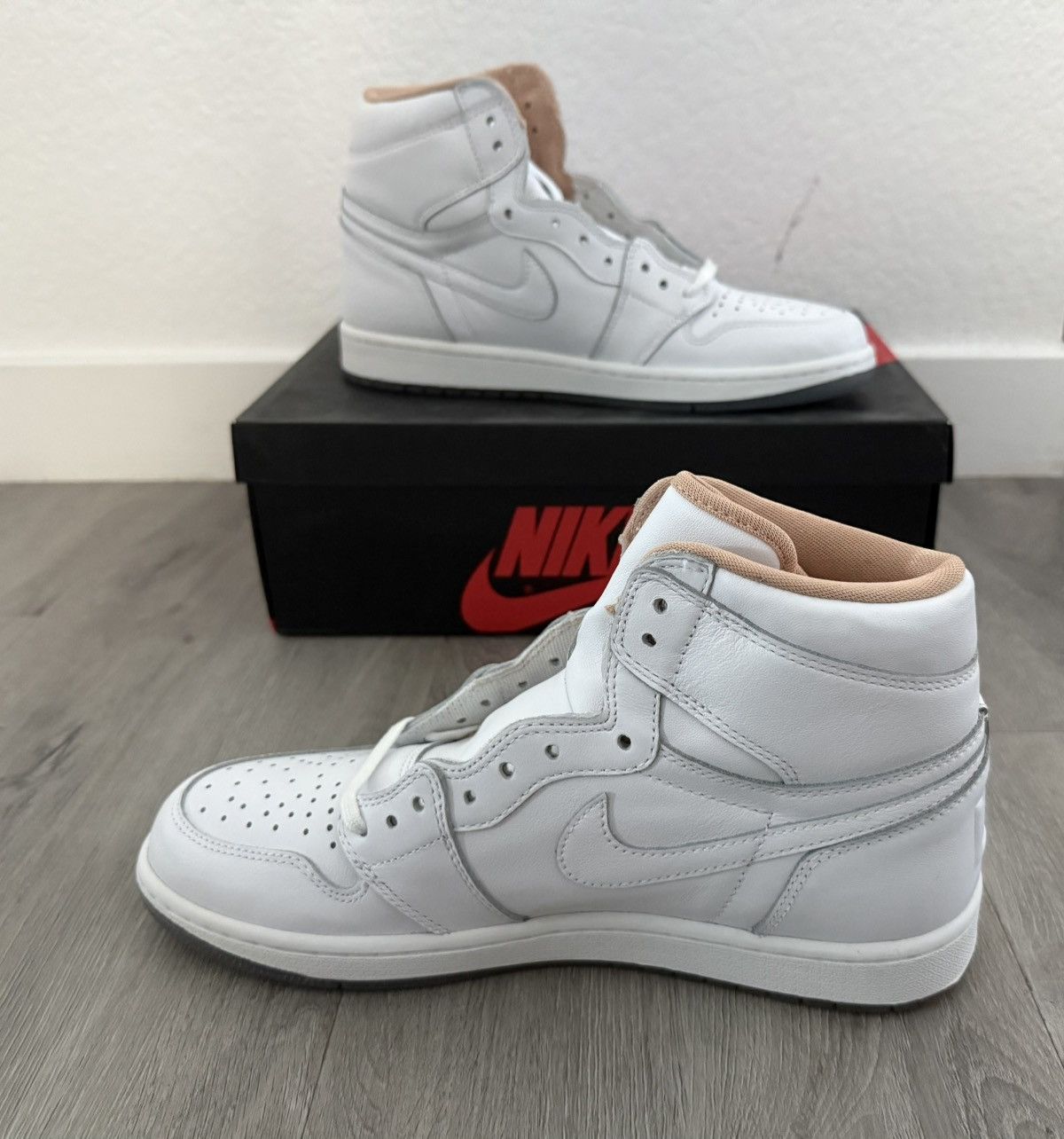 Nike Air Jordan 1 Retro High OG Los Angeles LA 819012-130 Size US 10 / EU 43 - 3 Thumbnail