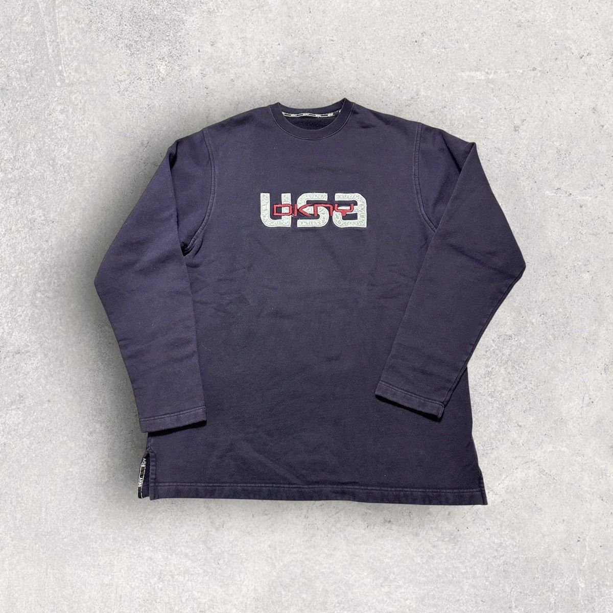 DKNY Vintage DKNY sweatshirt Size US L / EU 52-54 / 3 - 1 Thumbnail
