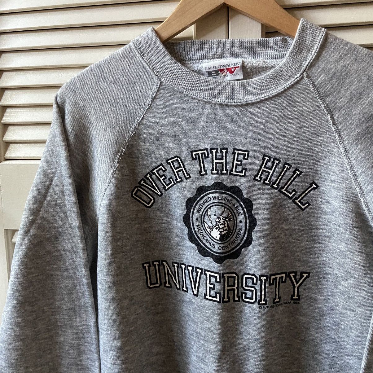 Vintage Vintage 80s Over the Hill University College Grey Sweatshirt Size US M / EU 48-50 / 2 - 2 Thumbnail