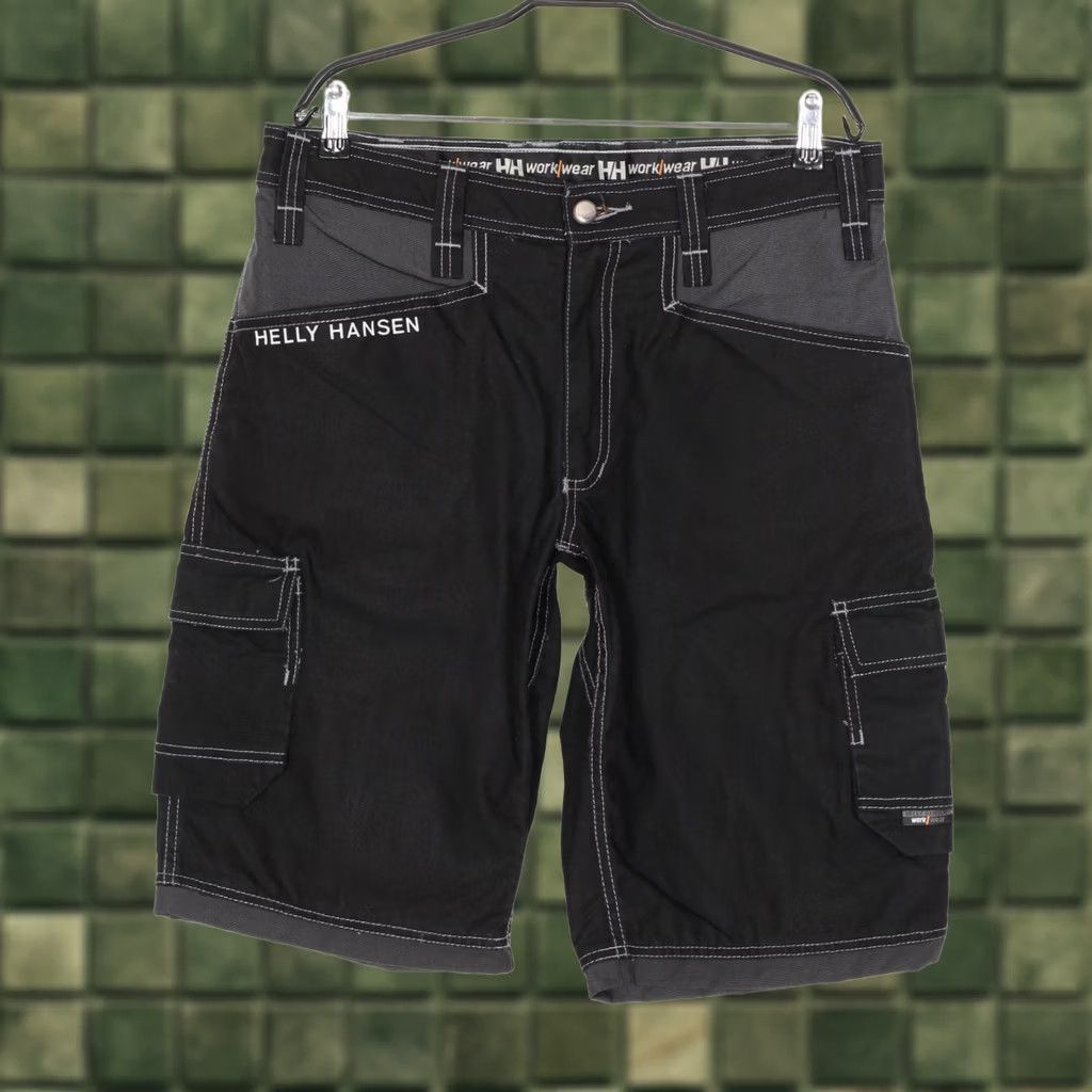 Helly Hansen VINTAGE Helly Hansen WORKWEAR Chelsea Cargo Shorts Men 34 Black Cargo Shorts Mens 34 Navy? Size US 34 / EU 50 - 1 Thumbnail