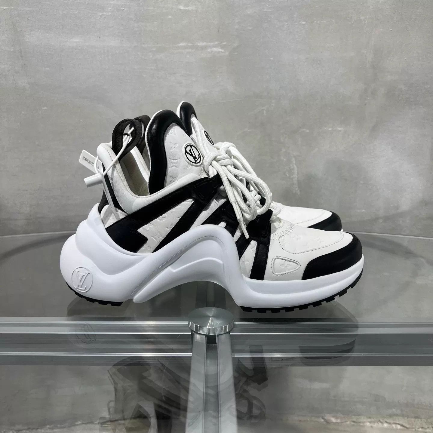 Louis Vuitton LV Archlight Black/White Embossed Arch Dad UK2 (36) New Size US 5.5 / IT 35.5 - 4 Thumbnail