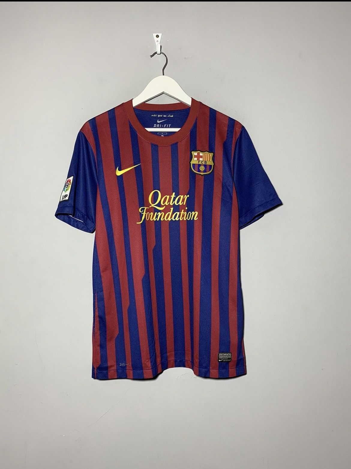 Other F.C Barcelona Nike 2011/12 y2k hype soccer jersey Size US M / EU 48-50 / 2 - 1 Thumbnail