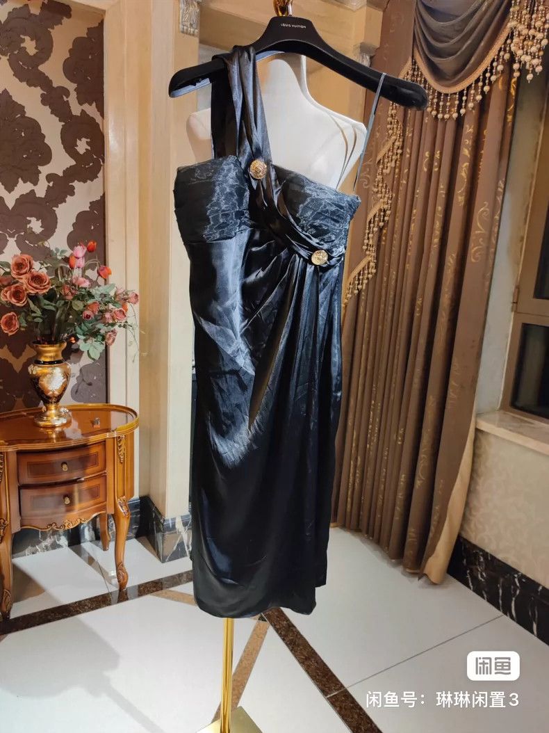 Versace Versace Three-dimensional mesh satin dress dress Size M / US 6-8 / IT 42-44 - 1 Thumbnail