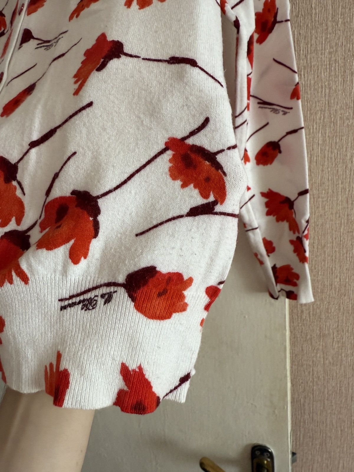 Blumarine Vintage Miss Blumarine Red Floral Cardigan White Knit Size L / US 10 / IT 46 - 13 Thumbnail