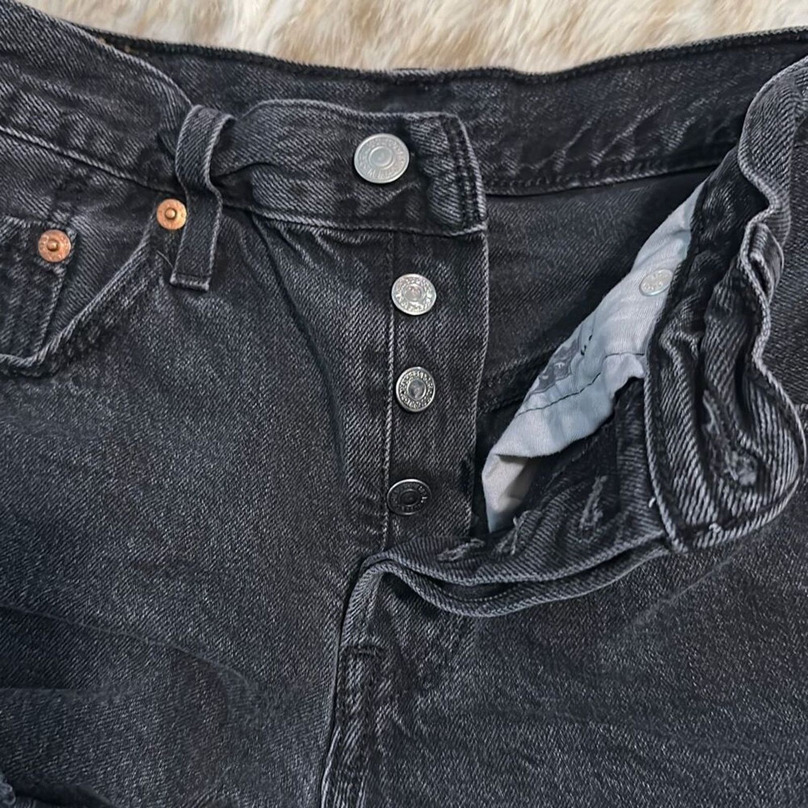 Levi's Levi’s mini black denim button front cut off shorts | Sz 25 Size 25" / US 0 / IT 36 - 3 Thumbnail