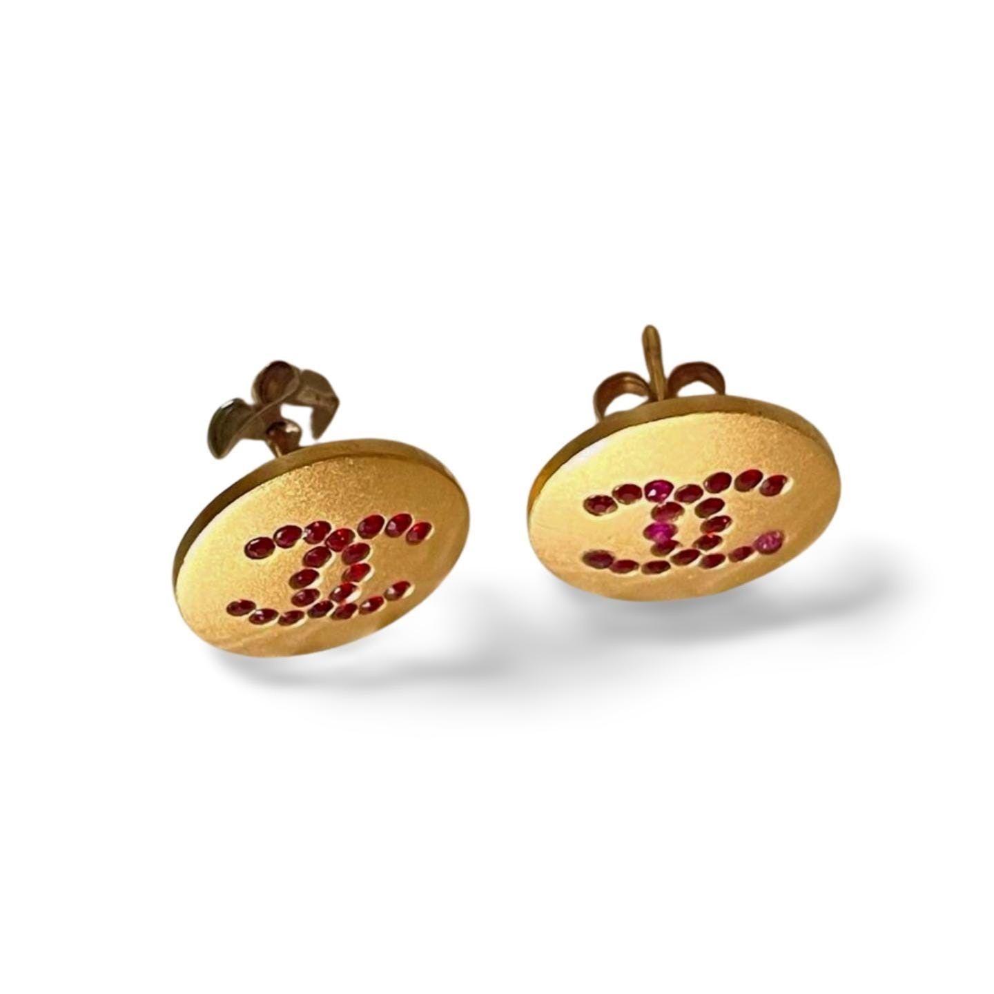 Chanel Vintage CHANEL golden round stud earrings with red crystals Size ONE SIZE - 6 Thumbnail