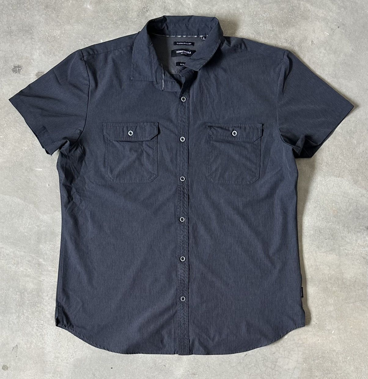 KENNETH COLE STRETCHABLE SHIRT