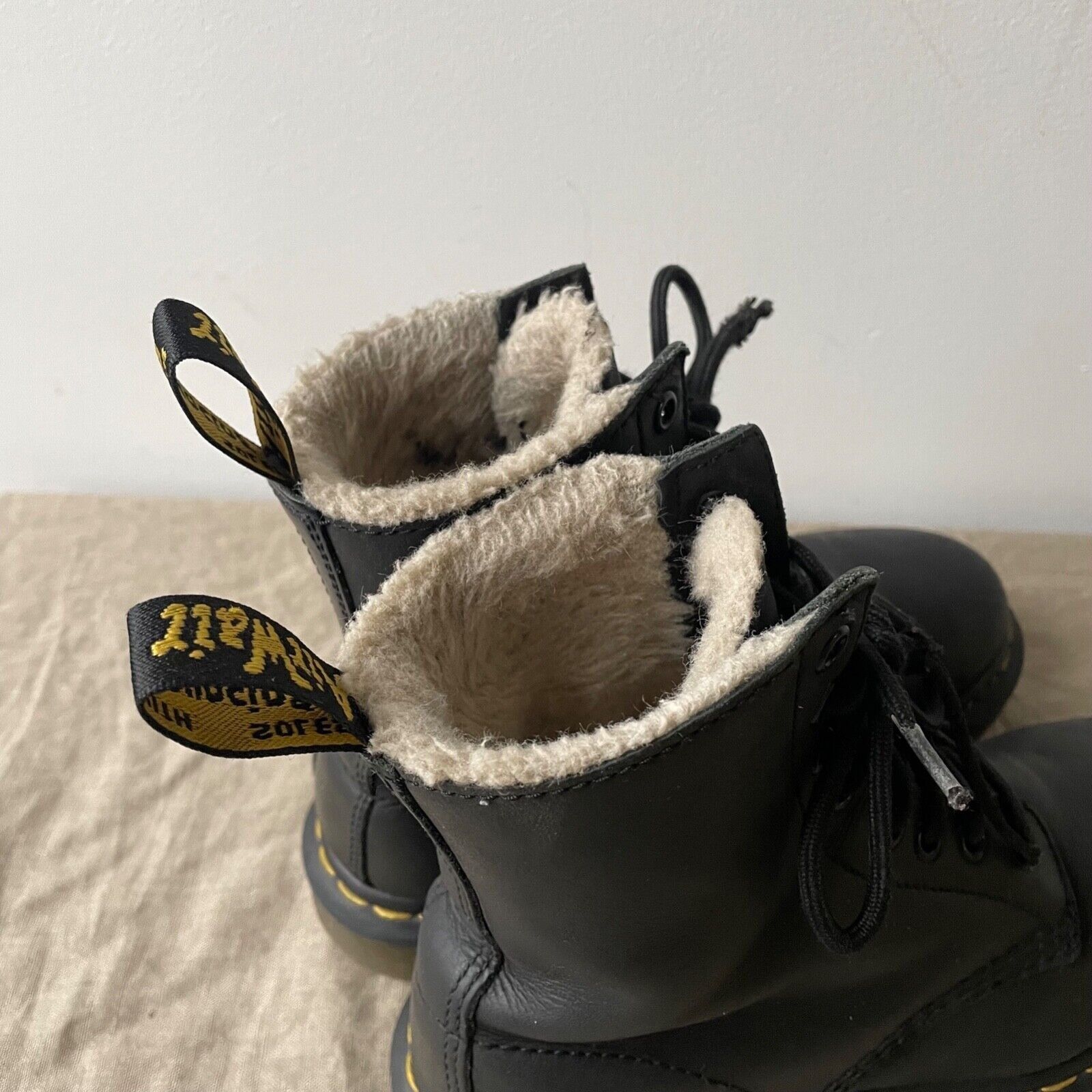 Dr. Martens Dr Martens Serena Black Sherpa Warm Lining Boots 8504AC Size US 6 / IT 36 - 6 Thumbnail