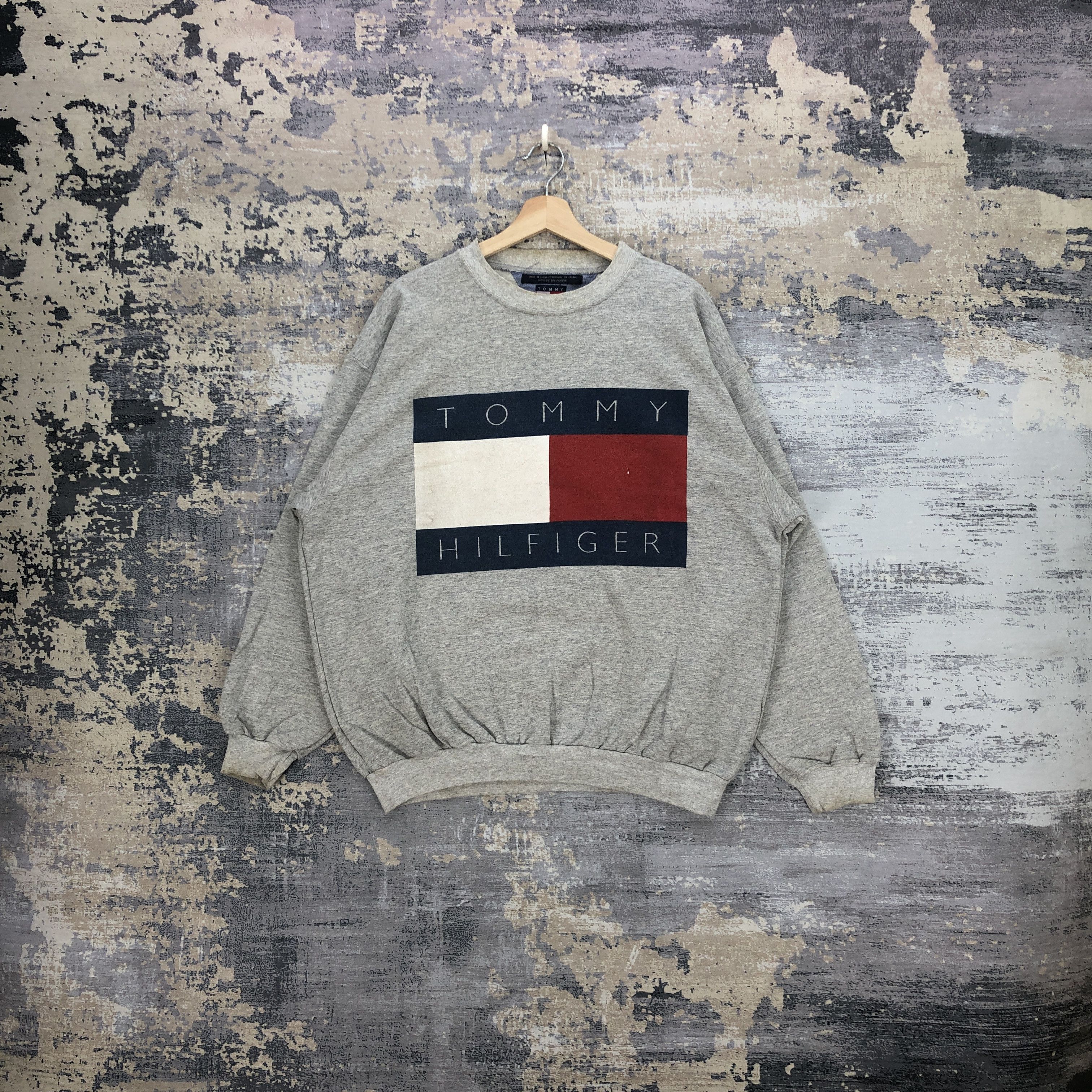 Tommy Hilfiger × Vintage Vintage Y2K Tommy Hilfiger Sweater Tommy Hilfiger Sweatshirt Size US XL / EU 56 / 4 - 1 Thumbnail