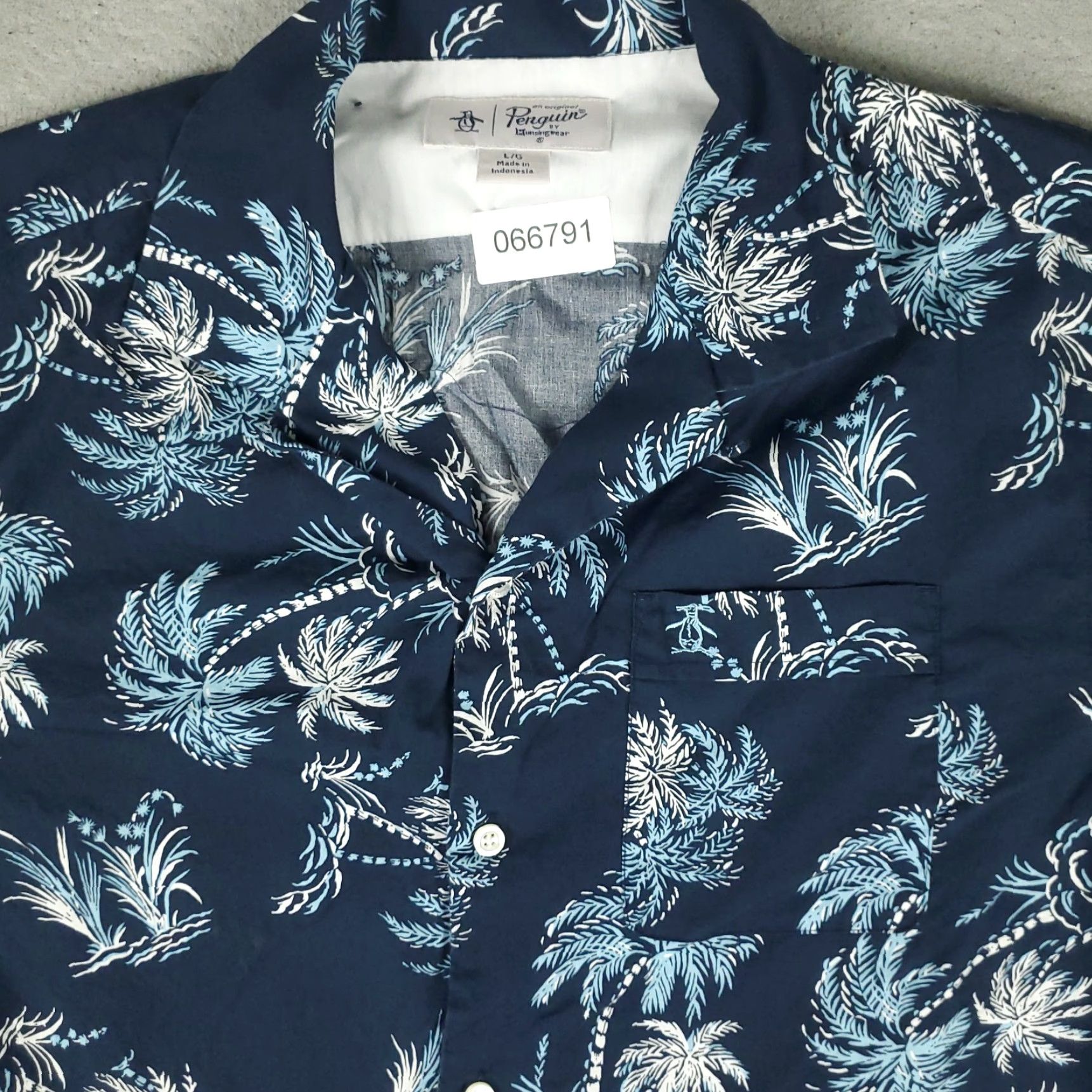 Original Penguin Penguin Shirt Mens L Blue Camp Collar Button Up Short Sleeve - Original Penguin Button-Up Cotton Floral Modern Classic Preppy All Seasons Men Size US L / EU 52-54 / 3 - 2 Thumbnail