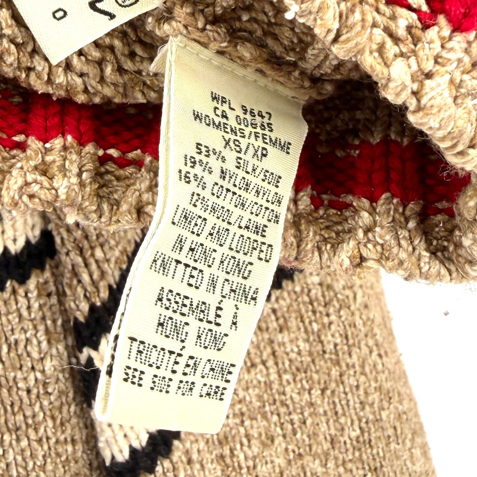 Eddie Bauer Vintage 90s Tan Red Fair Isle Reindeer Silk Blend Sweater Size XS / US 0-2 / IT 36-38 - 7 Thumbnail