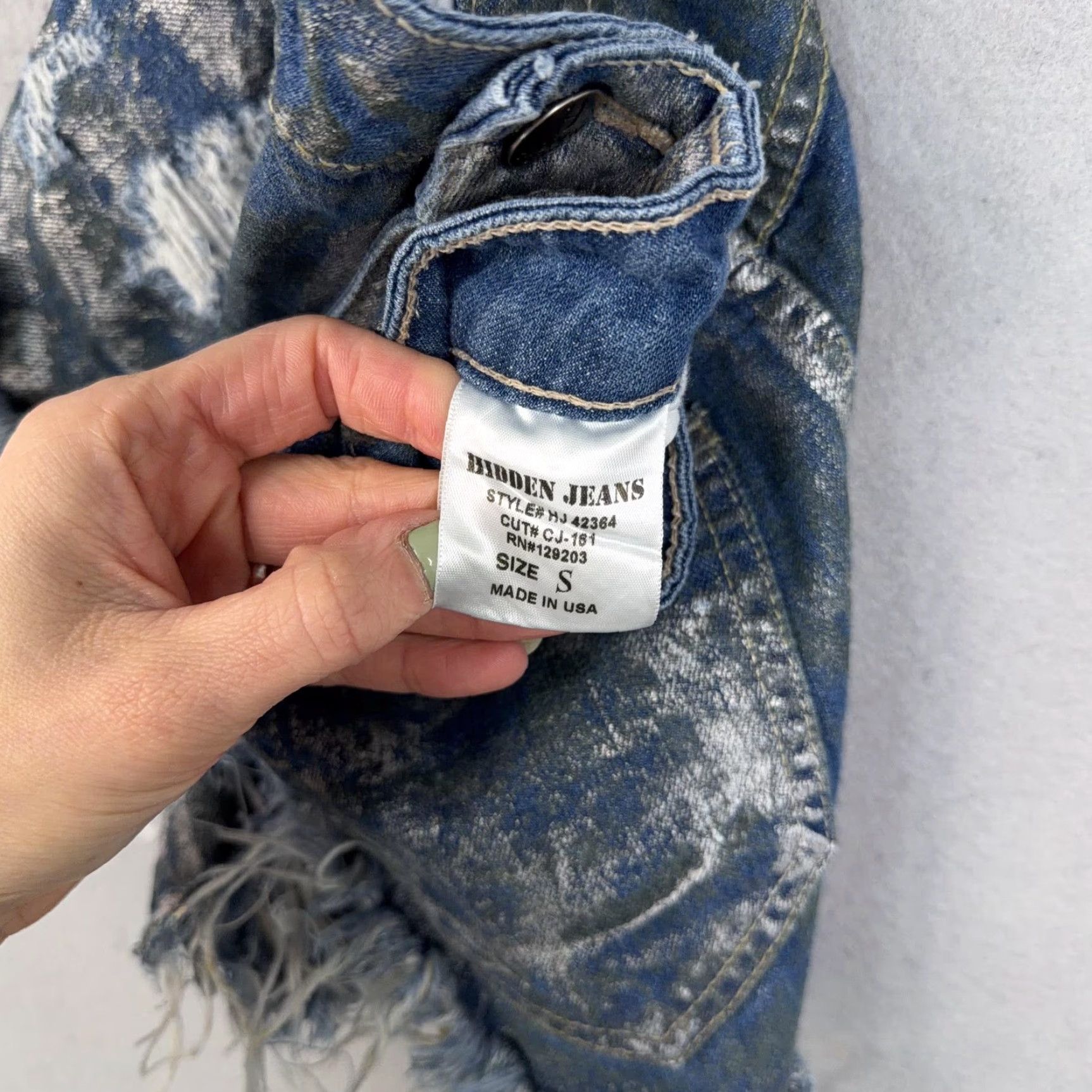 Vintage Hidden Jeans Shorts Womens Small Blue Metallic Distressed Cutoff Frayed Made USA - Slim Denim 5-Pocket Design Casual Summer Adults Womens Size 28" / US 6 / IT 42 - 4 Thumbnail