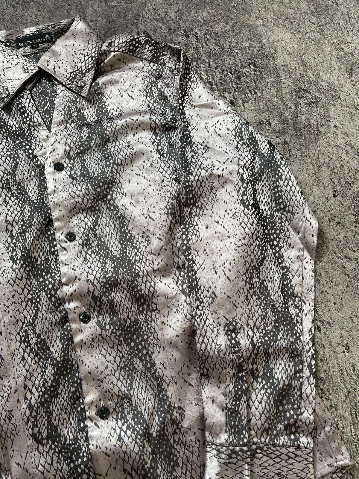 Japanese Brand Black Varia Japan Snakeskin Ifsixwasnine Shirt Size US M / EU 48-50 / 2 - 10 Thumbnail
