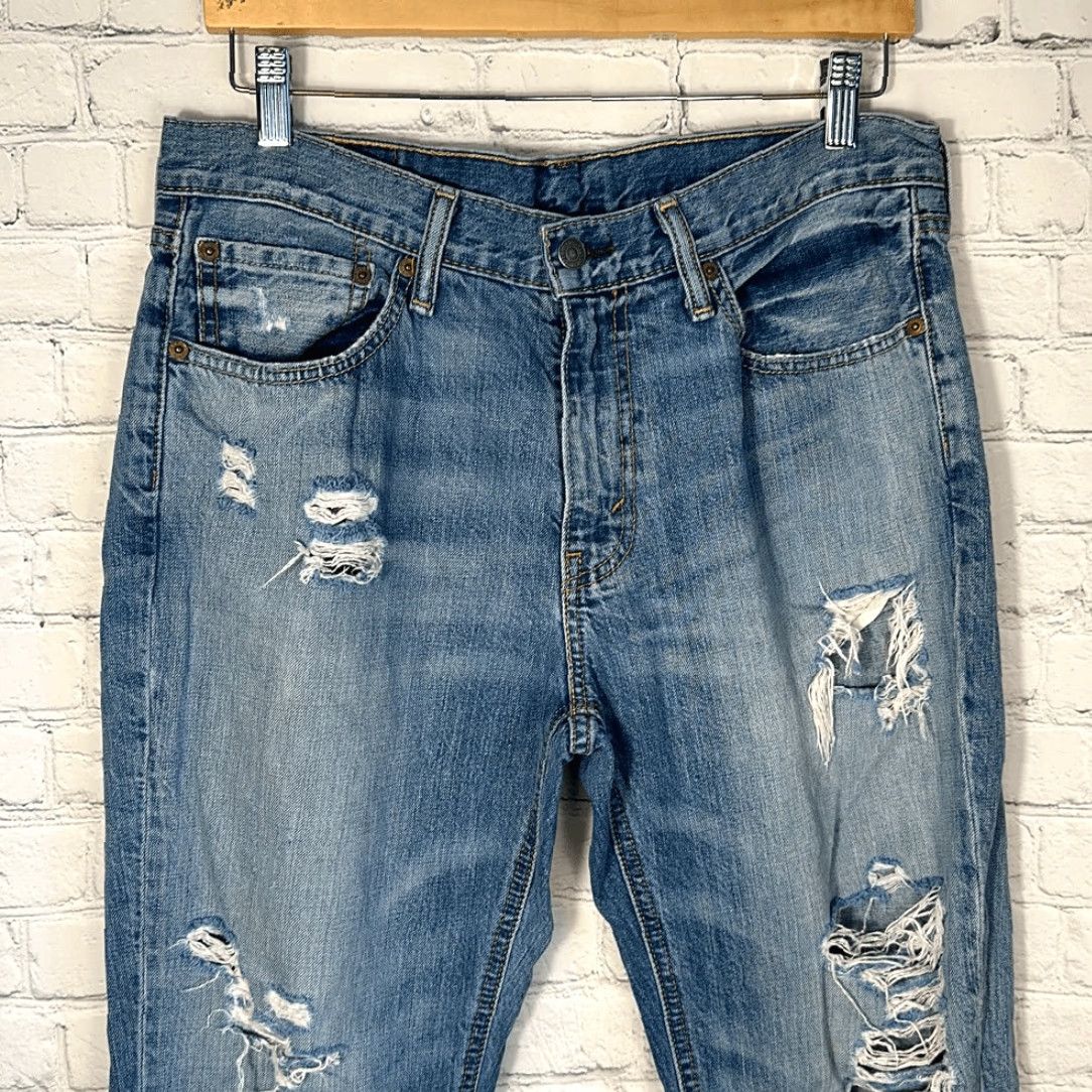Vintage Levi’s Men’s 541 Athletic Fit Distressed Jeans W32 x L32 Blue Regular Jeans Men Size 32 32 Distressed Athletic Straight style 541 Size US 32 / EU 48 - 2 Thumbnail
