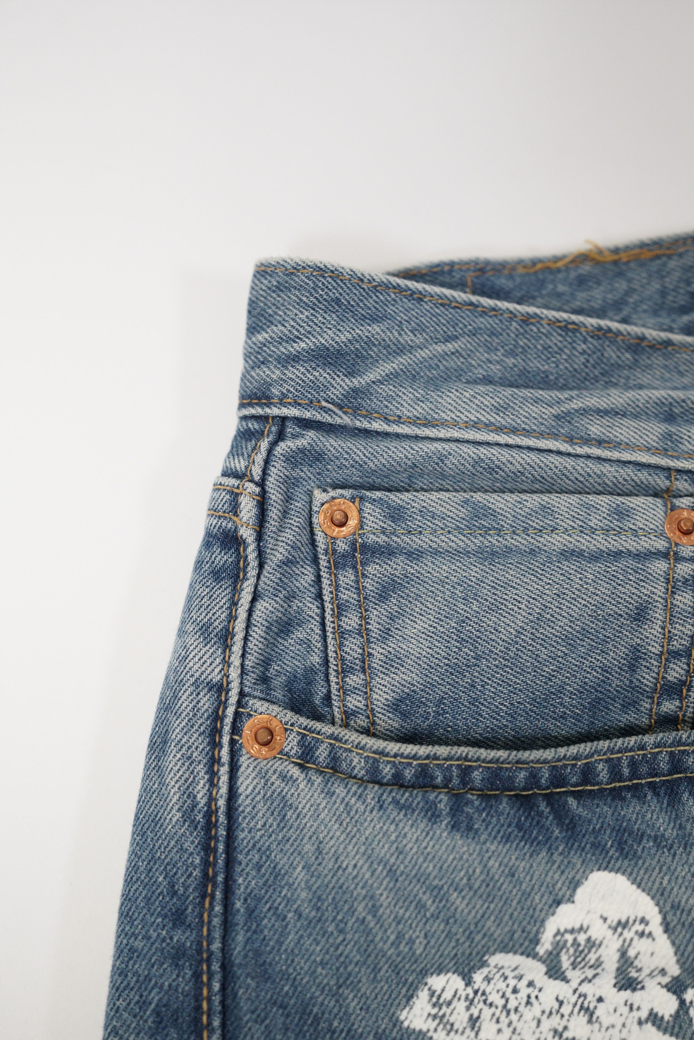 DENIM TEARS Denim Tears x Levi's Cotton Wreath Jean Light Wash Size US 32 / EU 48 - 5 Thumbnail