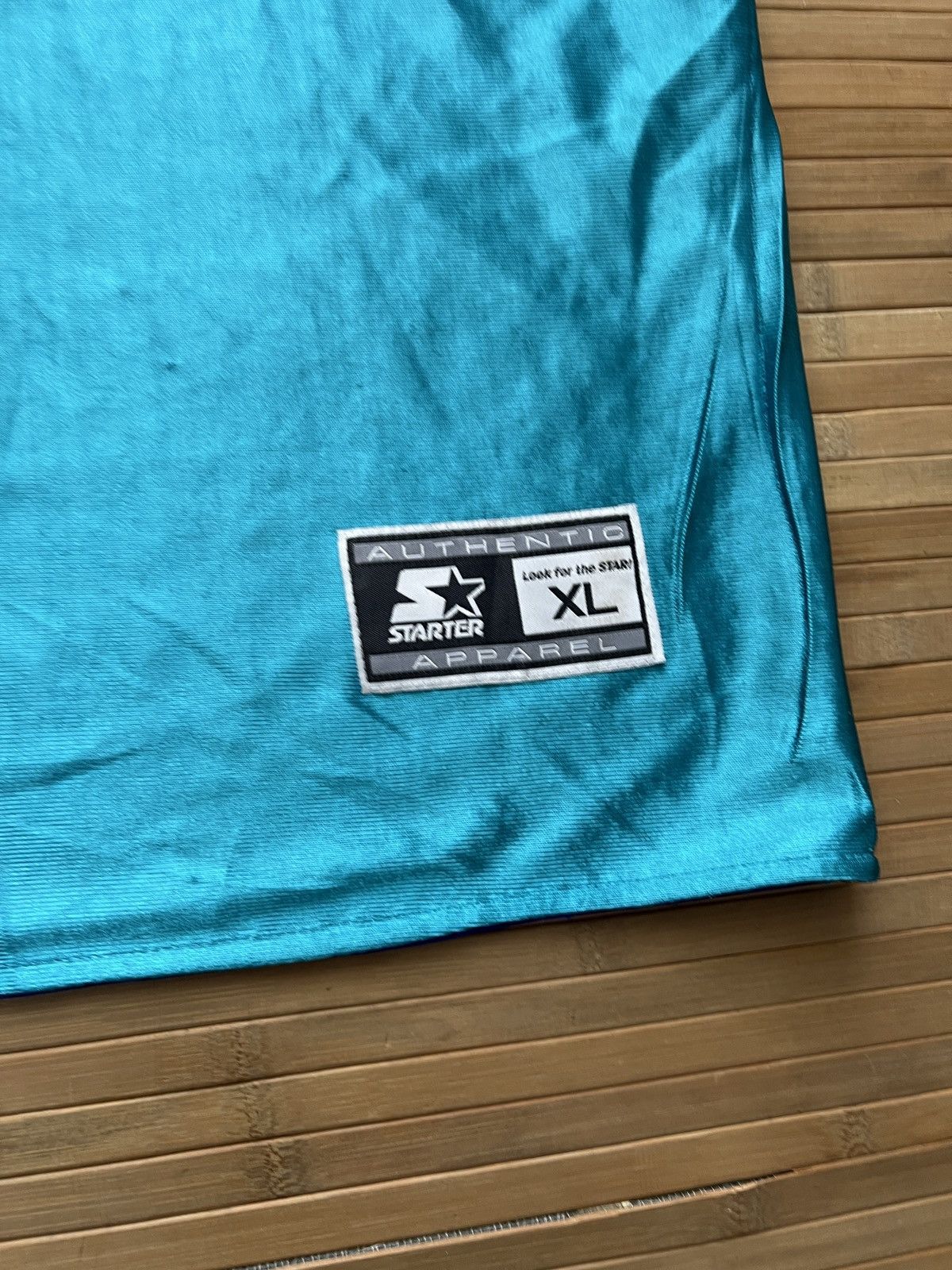 NBA 90s Charlotte Hornets Reversible Jersey Size US XL / EU 56 / 4 - 4 Thumbnail